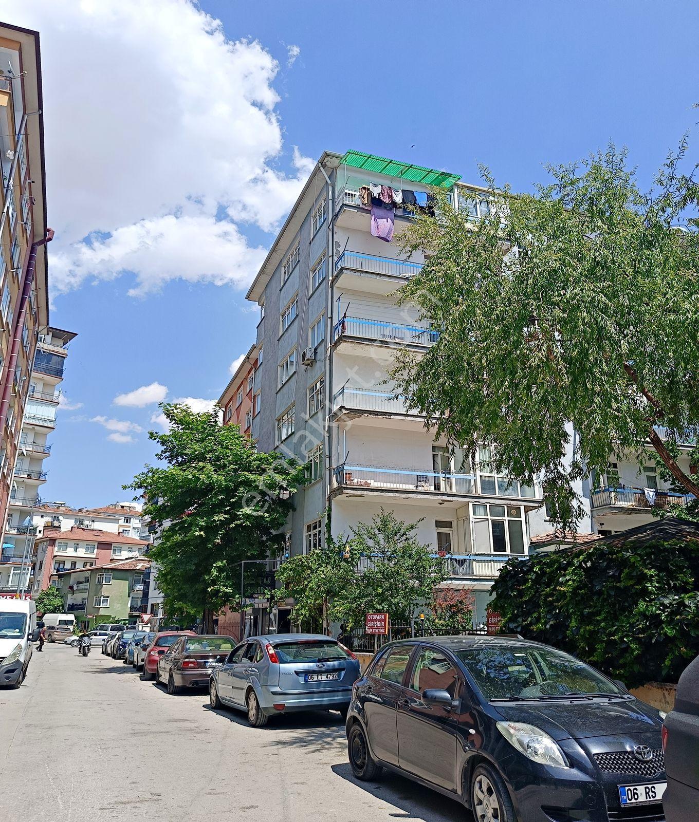 Özevlerde Metroya Yakın 3+1 Satılık Daire - Görsel 35