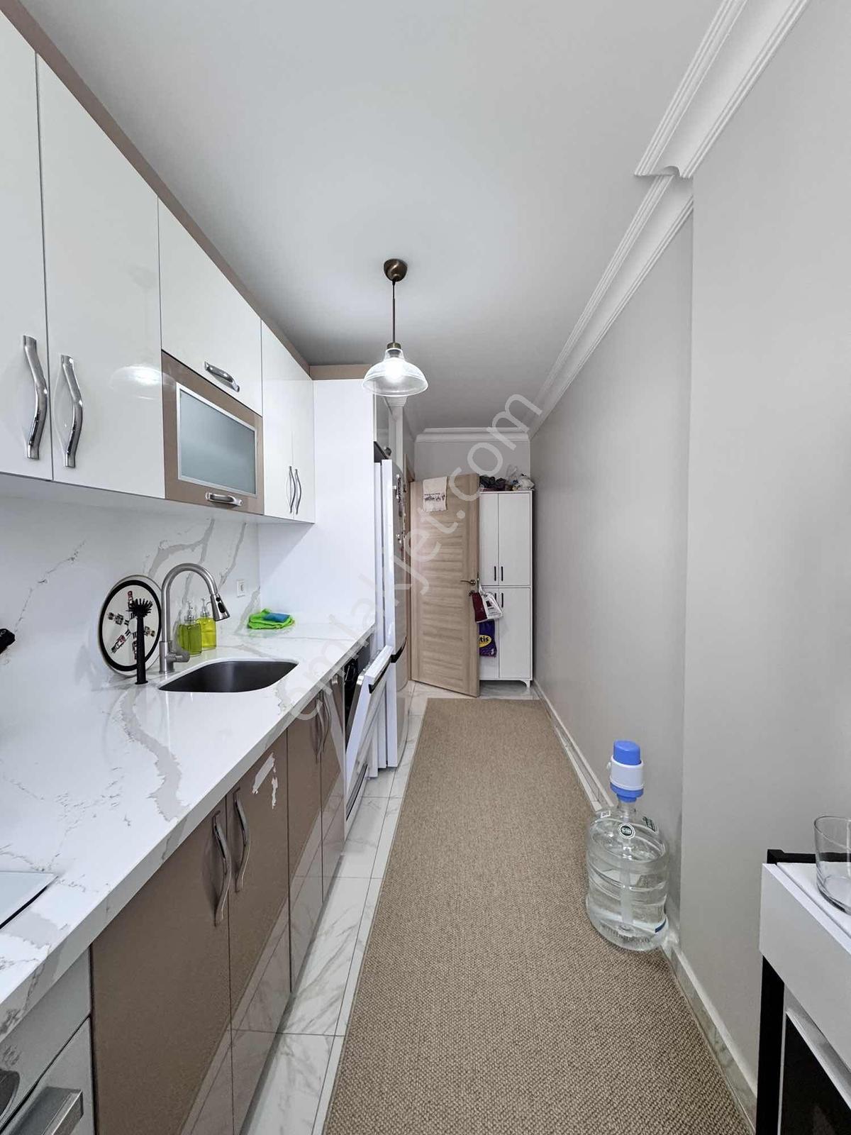 Çekmeköy Flora Park Sitesinde Kiralık 2+1 Arakat Daire - Görsel 13