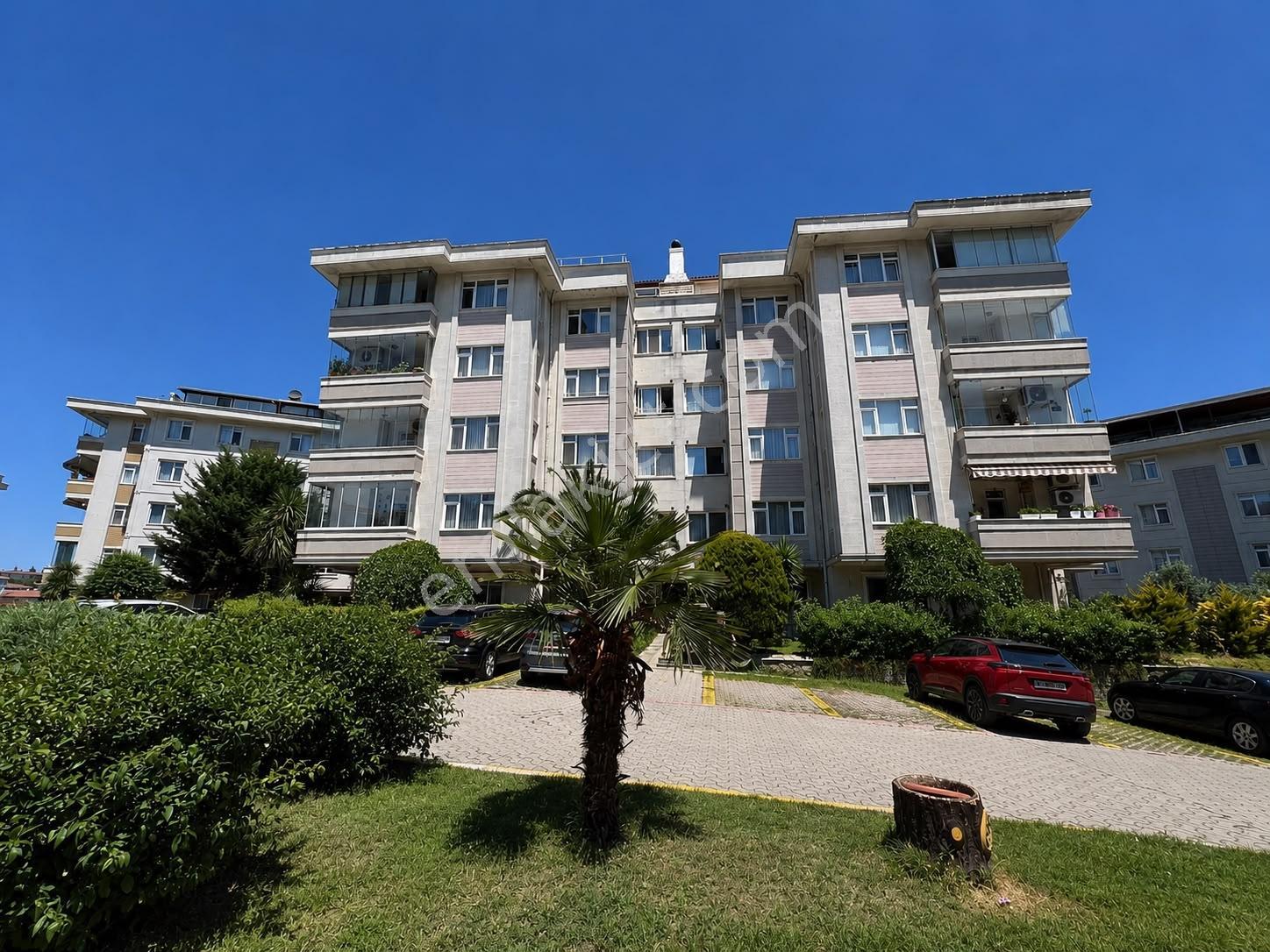 Çengelköy Doktorlar Sitesinde 155m2 Masrafsız Keyifli Daire - Görsel 2
