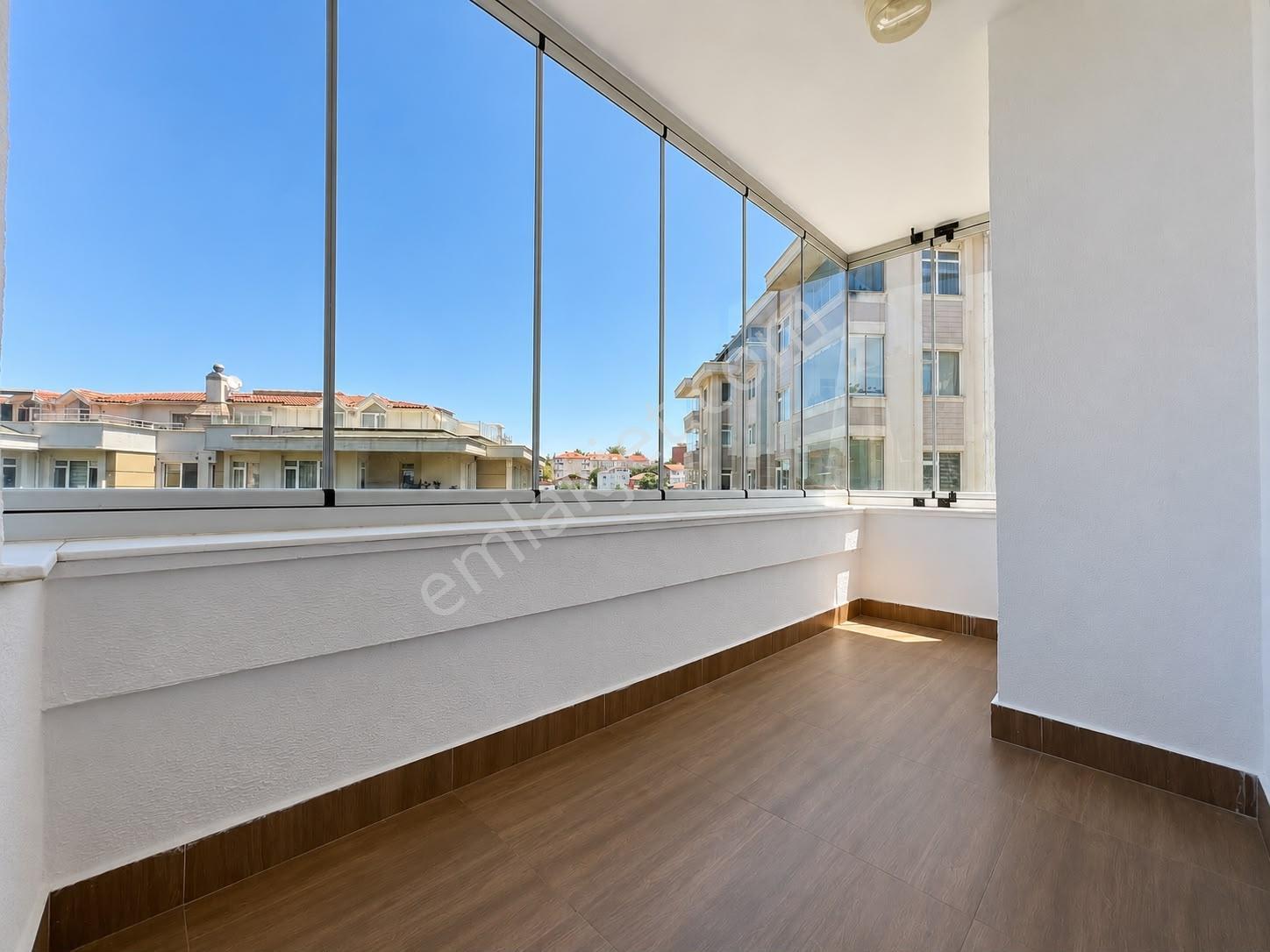 Çengelköy Doktorlar Sitesinde 155m2 Masrafsız Keyifli Daire - Görsel 17