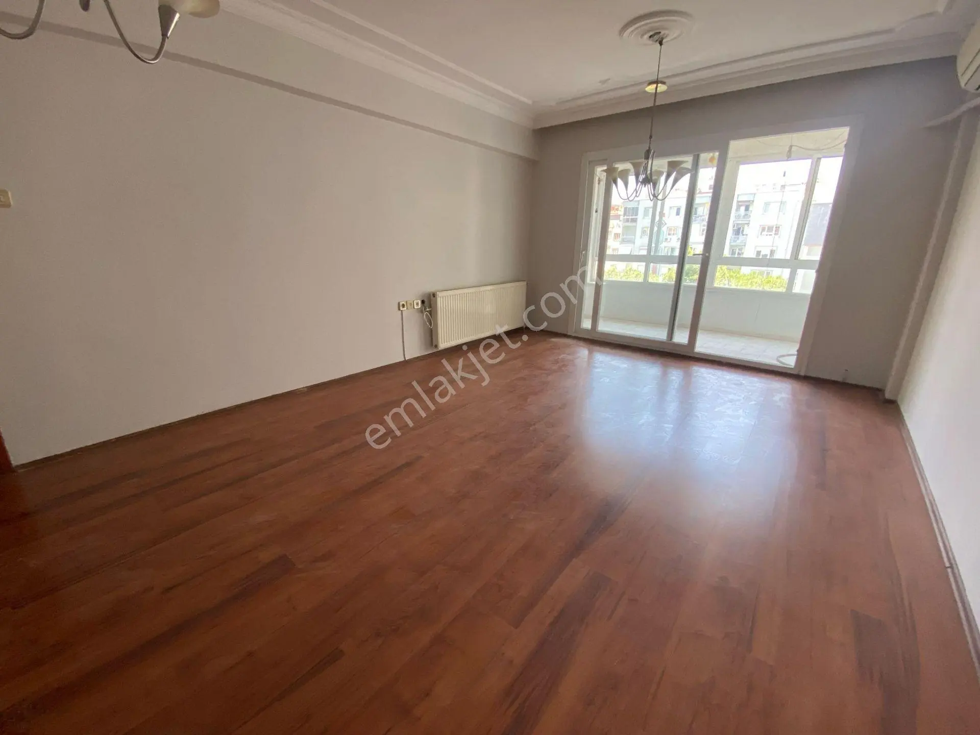 Yeşilyurt Ordu Cd.yanı Otoparklı 160m² 3+1