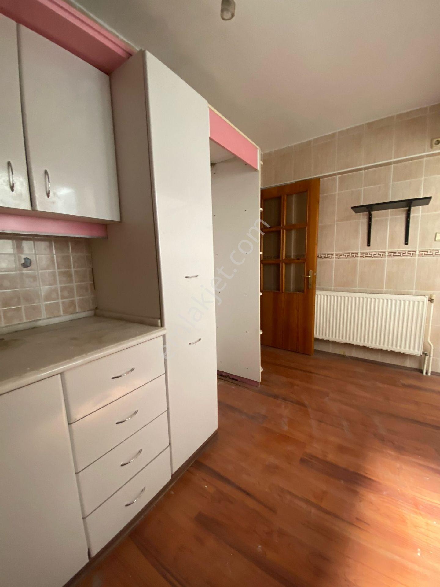 Yeşilyurt Ordu Cd.yanı Otoparklı 160m² 3+1 - Görsel 16