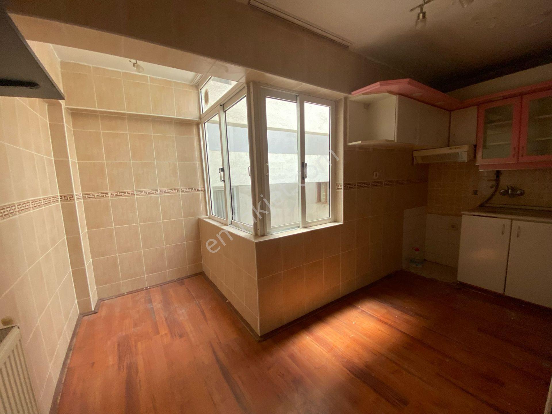Yeşilyurt Ordu Cd.yanı Otoparklı 160m² 3+1 - Görsel 13