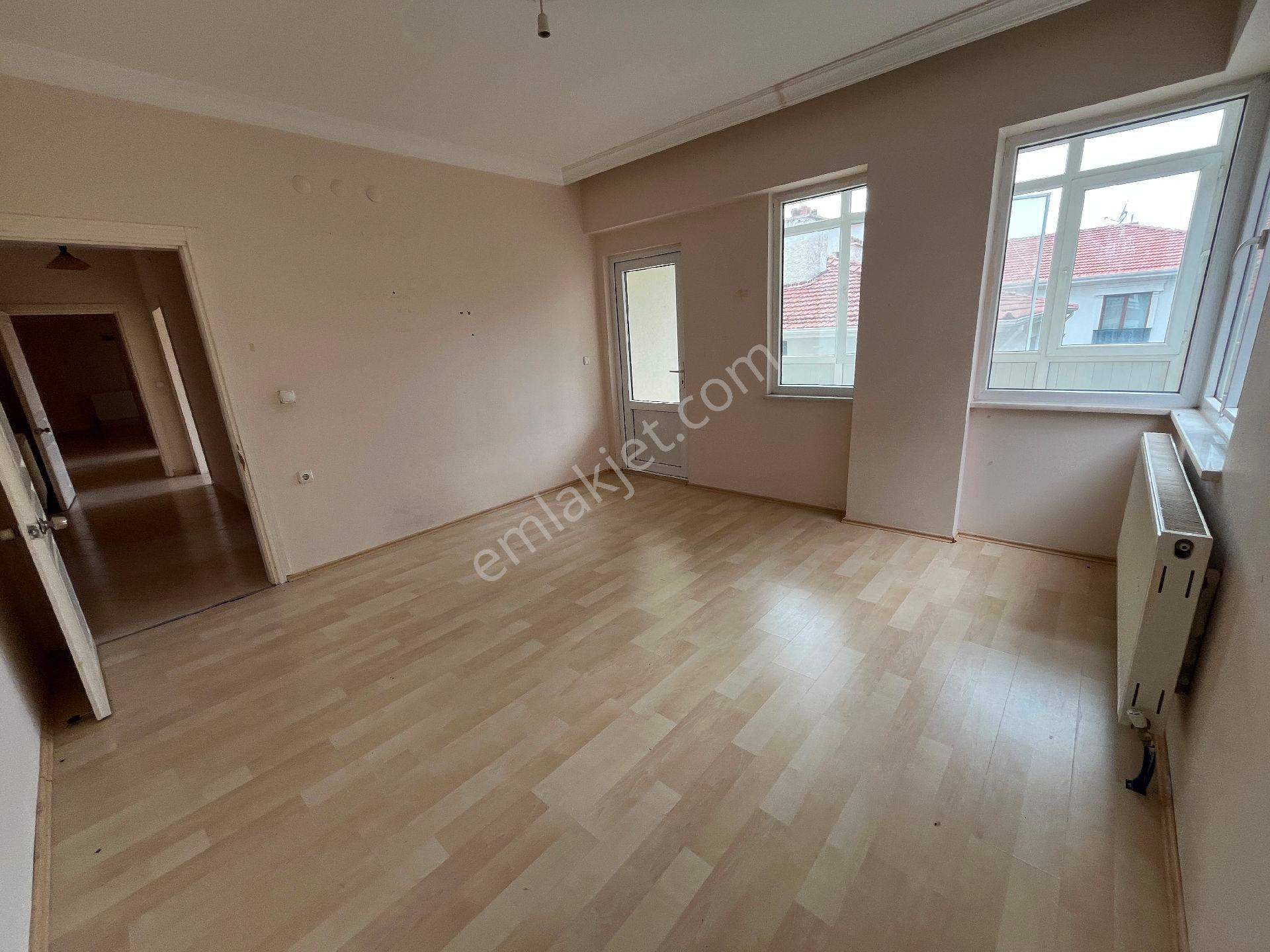 Bahçelievler Mahallesi Şenyurt 3+1 Kiralık Daire - Görsel 13