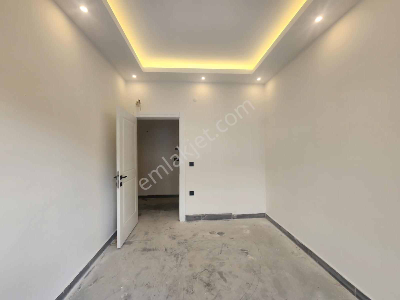 Alanya Çıplaklı'da Satılık Sıfır 4+1 220 M2 Ayrı Mutfak Dubleks - Görsel 32