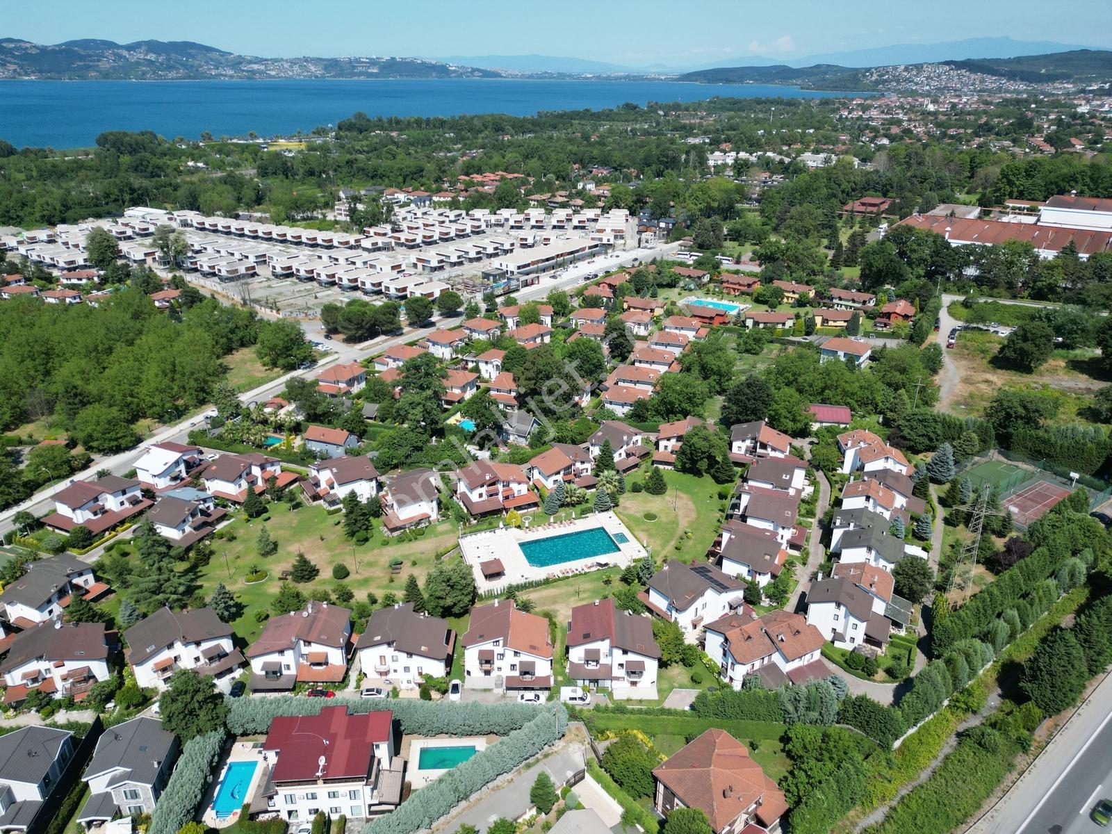 Sapanca Kırkpınar'da Satılık Çok Güzel 4+1 Villa - Görsel 35