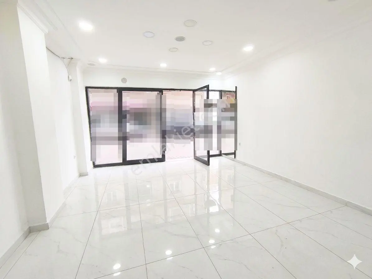 Yenibosnada Merkez Camii Yakını Düz Giriş Dükkan Kiralık