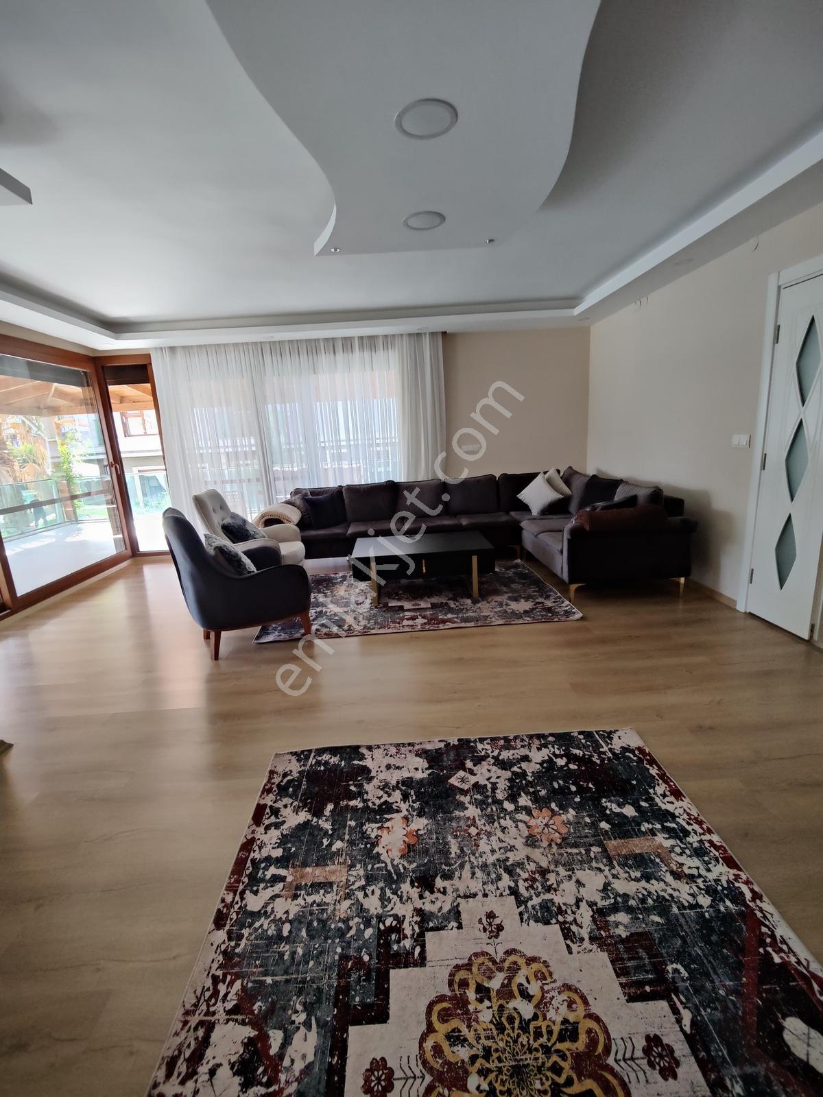 Realivadan Eşyalı Kiralık Tripleks Villa - Görsel 18