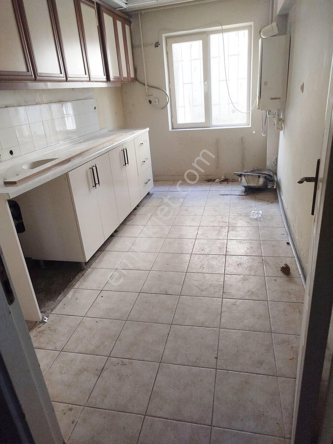 Sağlık Mahallesinde Edirne 1. Sokakta 100m2 2+1 Kiralık Daire - Görsel 3