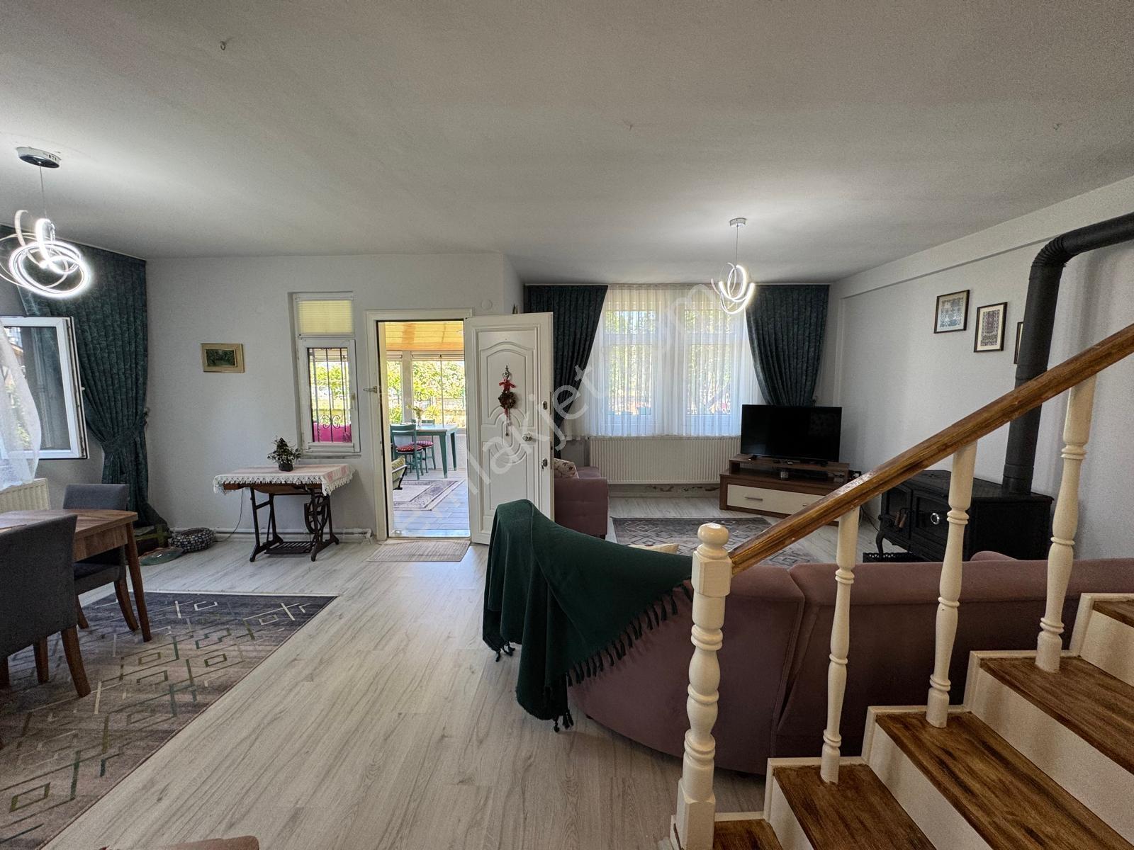 Bulut Emlaktan Anayolun Altı Denize300 M Satılık Triplex Villa - Görsel 5