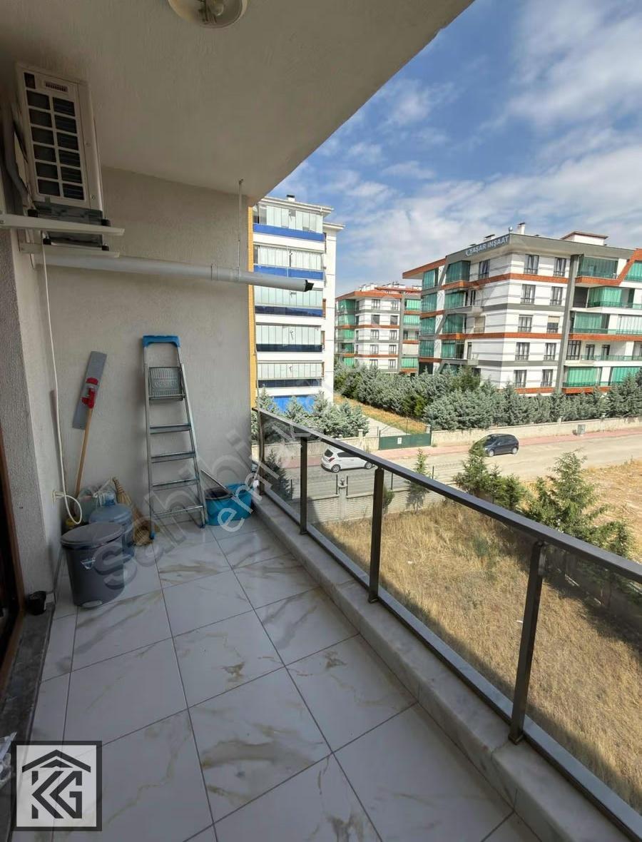 Emirgazi Mah Fetih Cad Yürüyüş Mesafesi 3+1 Acil Satılık Daire - Görsel 3