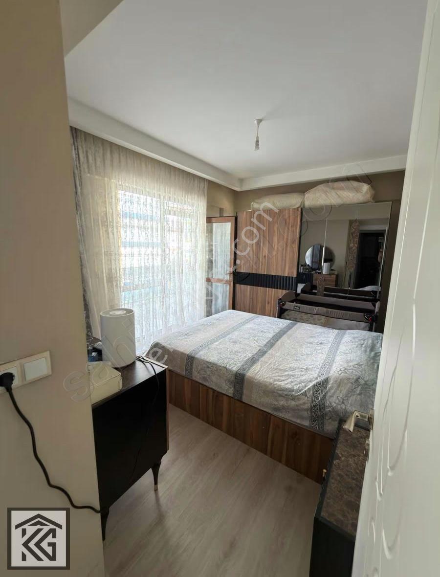 Emirgazi Mah Fetih Cad Yürüyüş Mesafesi 3+1 Acil Satılık Daire