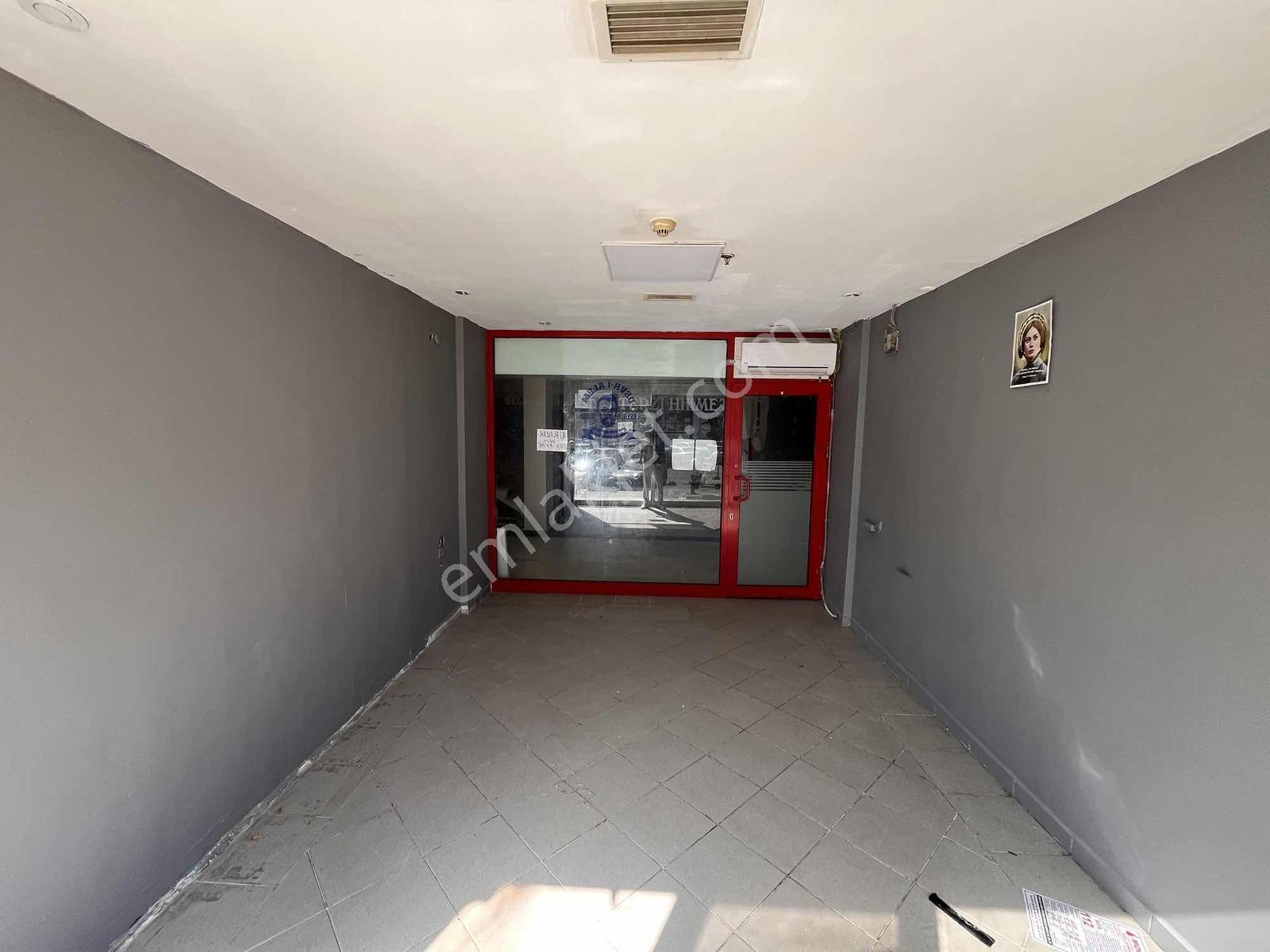 Pendik Yenişehir Belde İş Merkezinde Kiralık Dükkan - Görsel 6