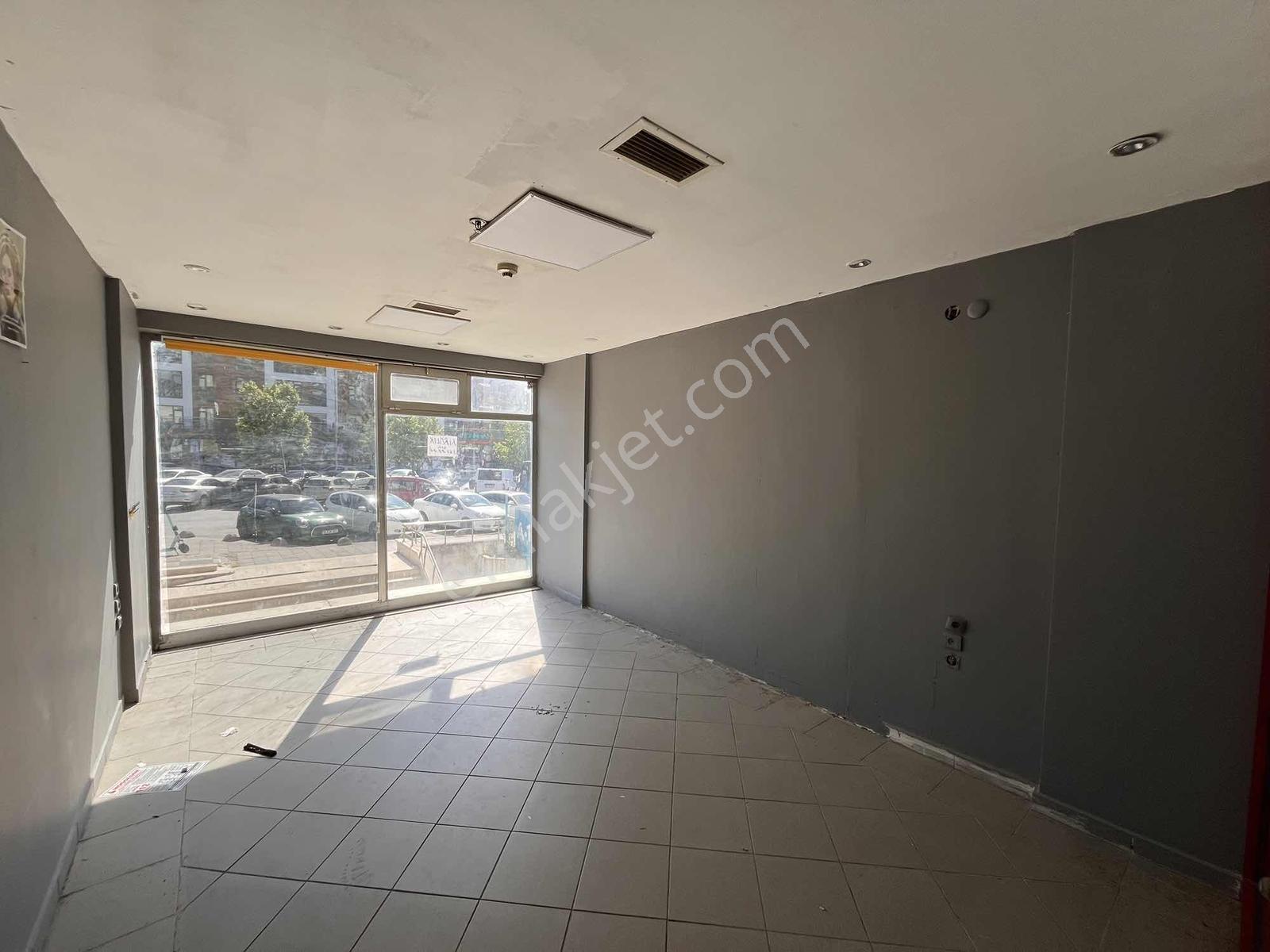 Pendik Yenişehir Belde İş Merkezinde Kiralık Dükkan - Görsel 2
