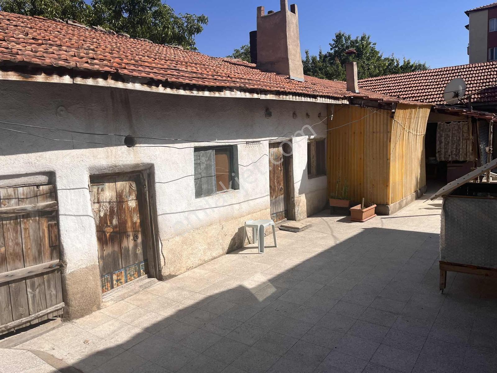 Erl Emlak Tan Aydınlık Evler Mah Satılık Müstakil Ev - Görsel 26