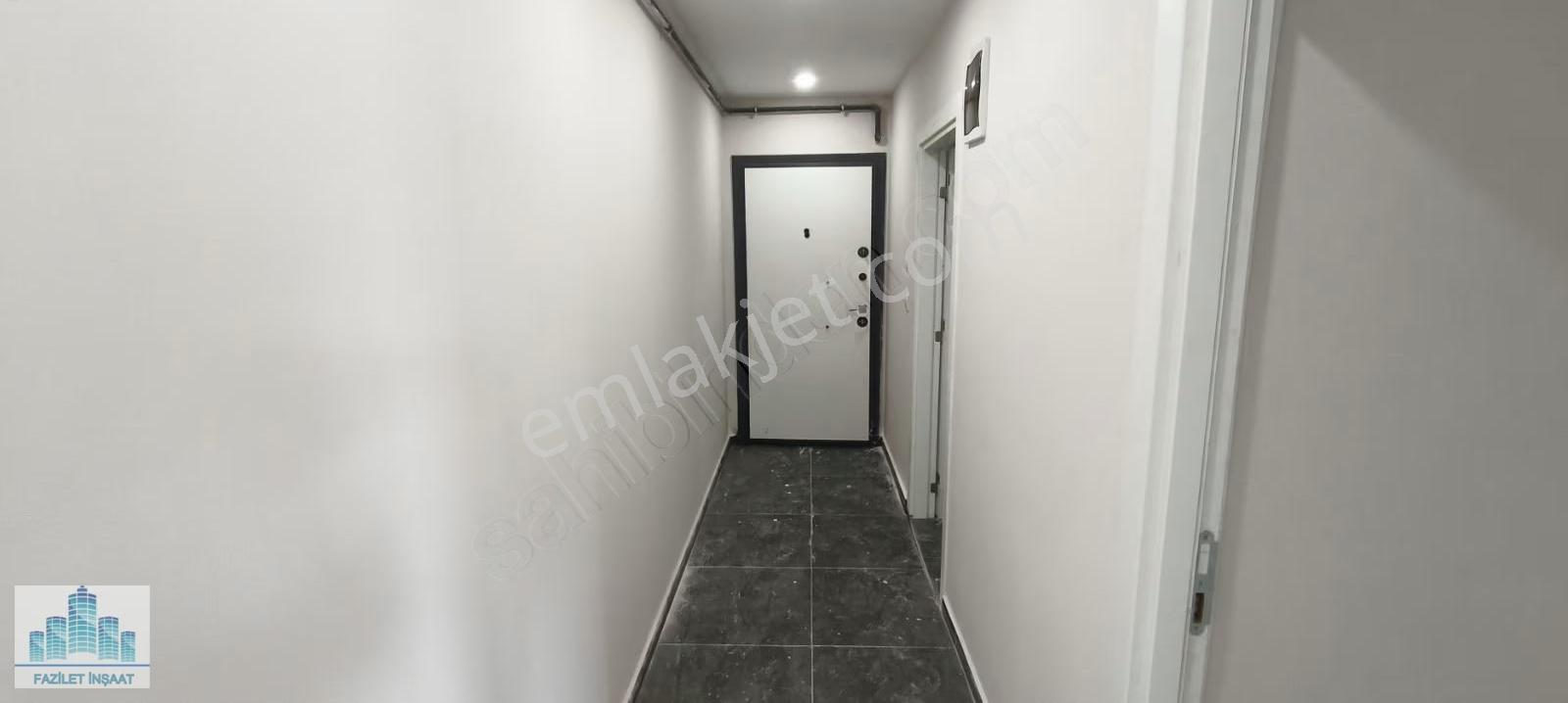 Cadde Üzerinde Kiralık 1+1 Daire Teraslı Kapalı Otoparklı - Görsel 23