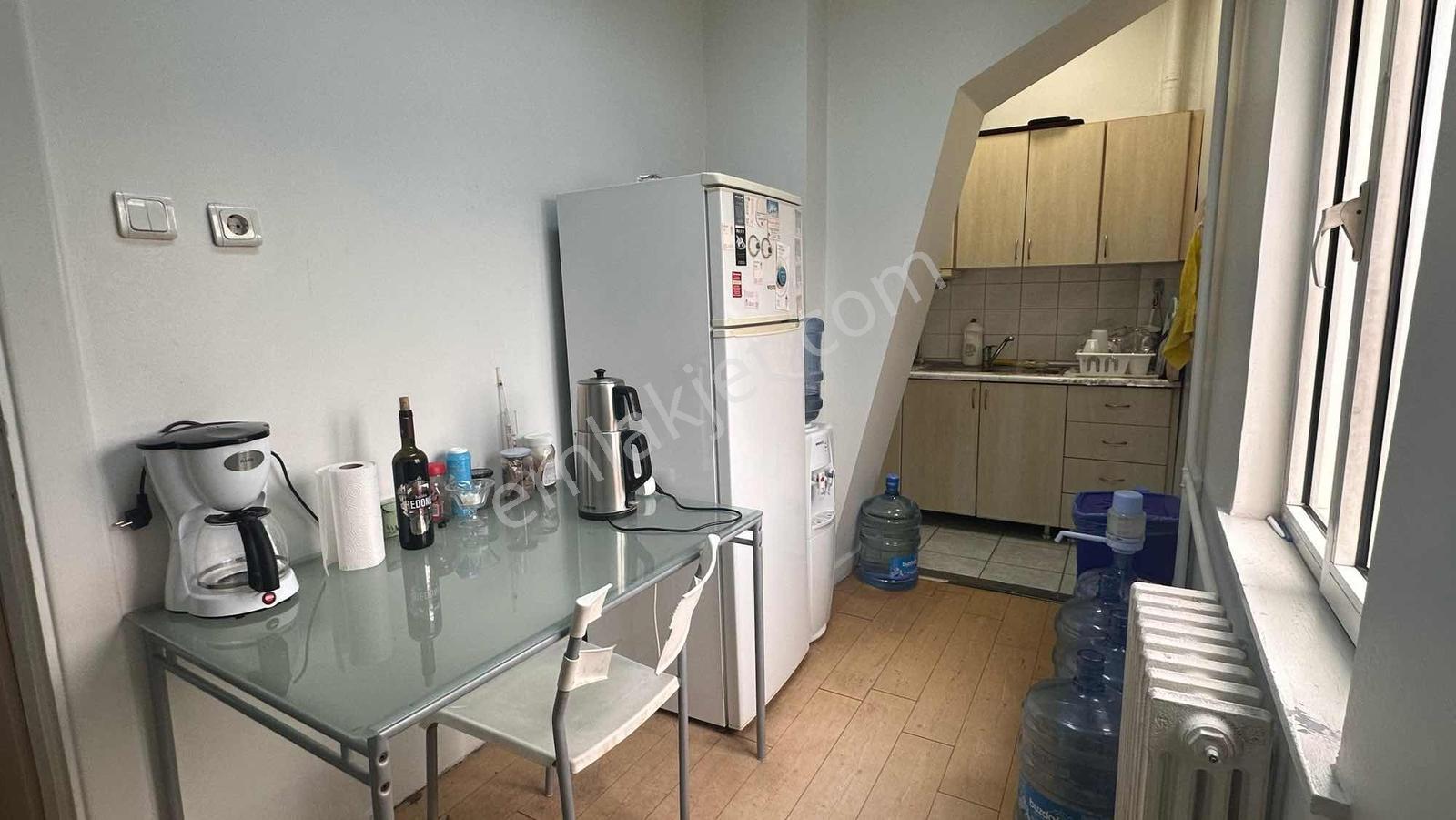 Kadıköy Hasanpaşa'da E5 Cepheli Tabela Değeri Yüksek Dükkan - Görsel 2