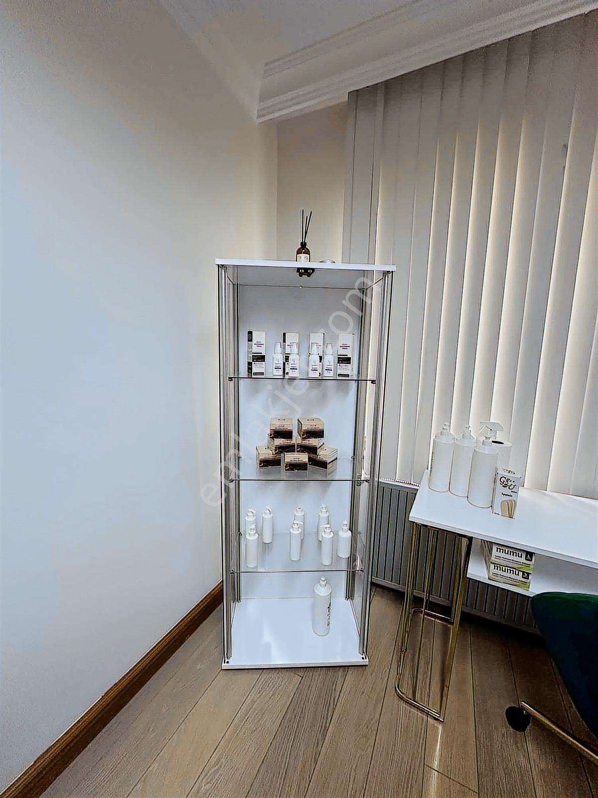 Ümraniye Çarşı'da Full Donanımlı Devren Kiralık Güzellik Merkezi - Görsel 3