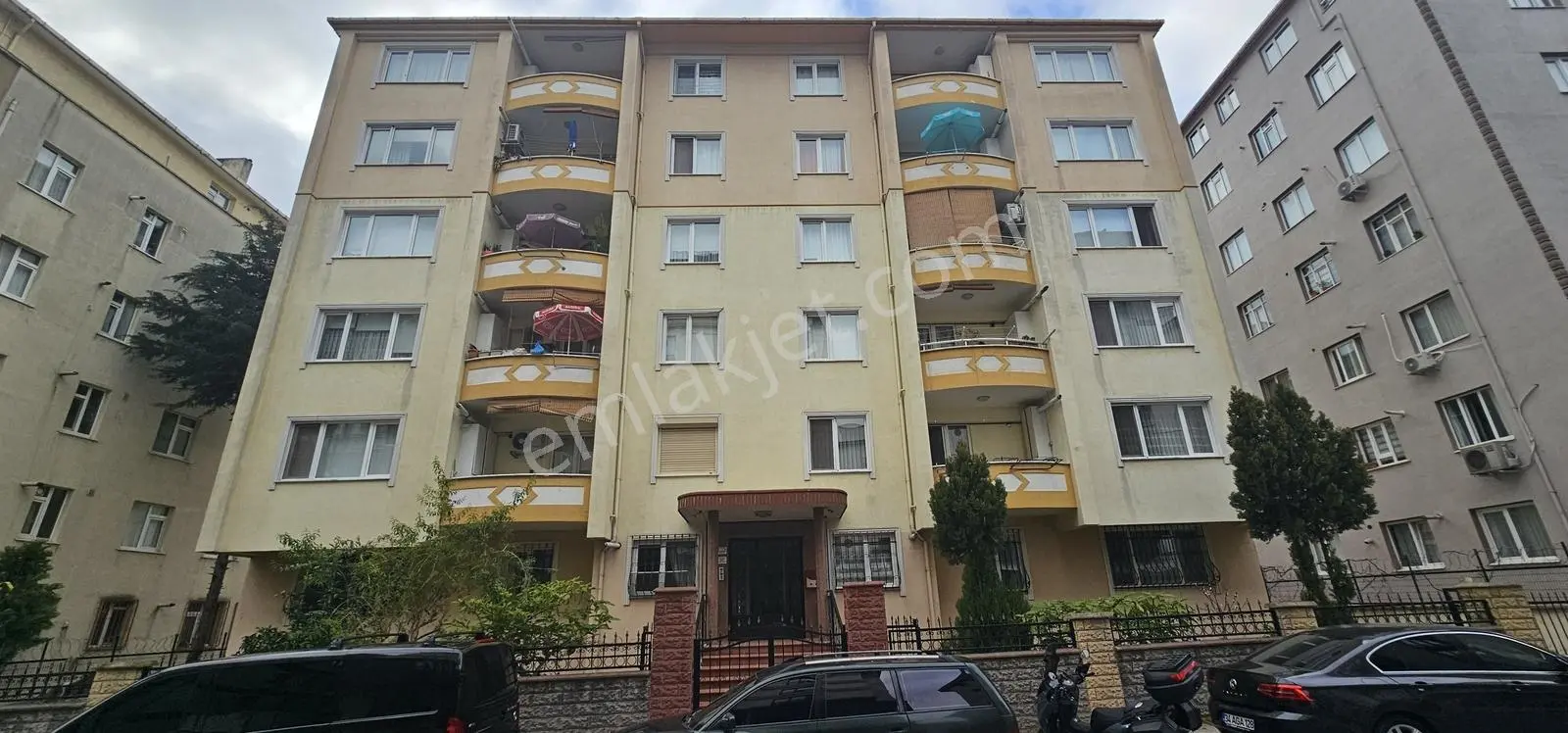 Kartal Cevizlide 3+1 Satılık Daire