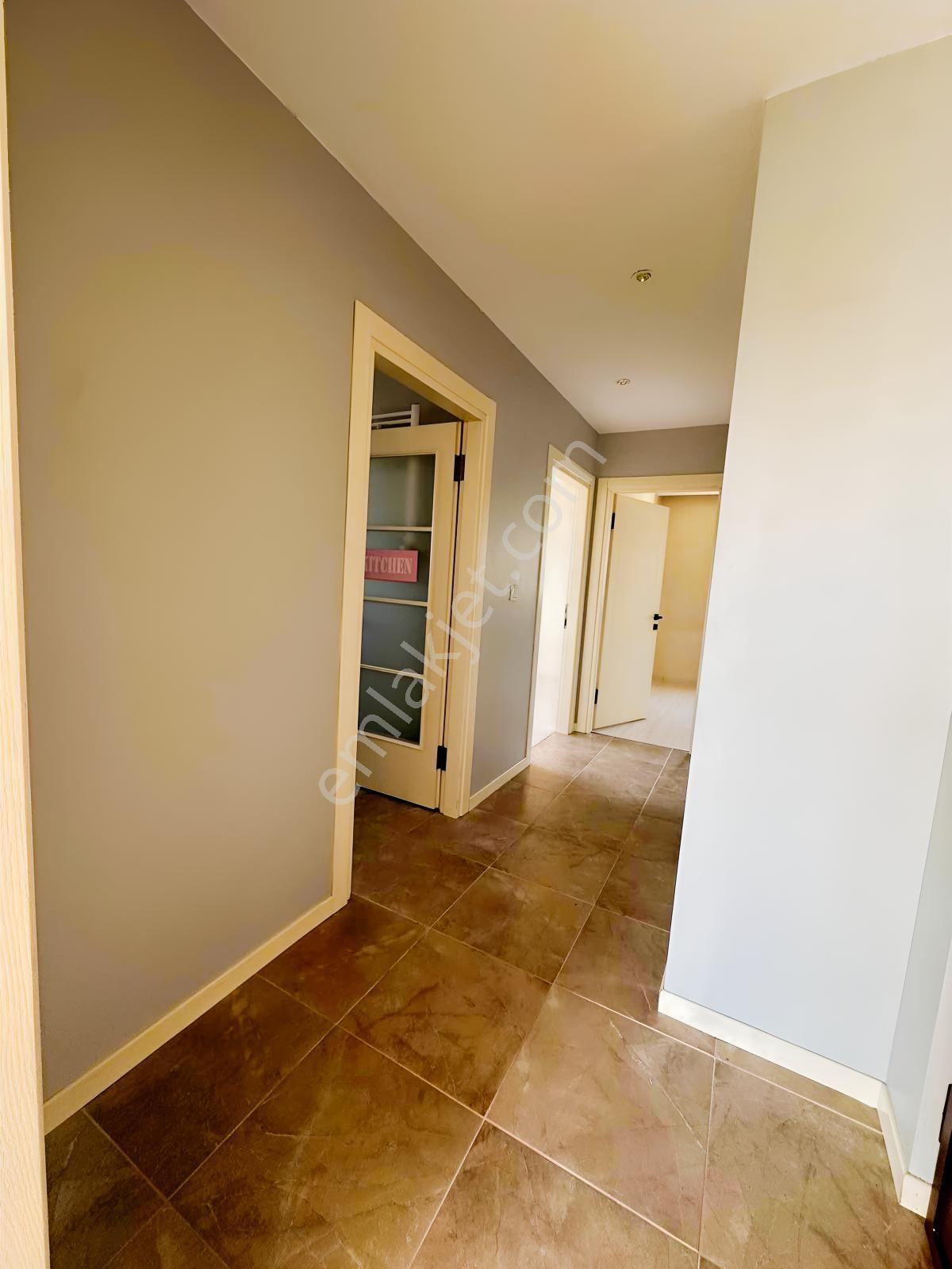 Ümraniye İnkılap Mahallesinde Ferah 2+1 Kiralık Daire - Görsel 23