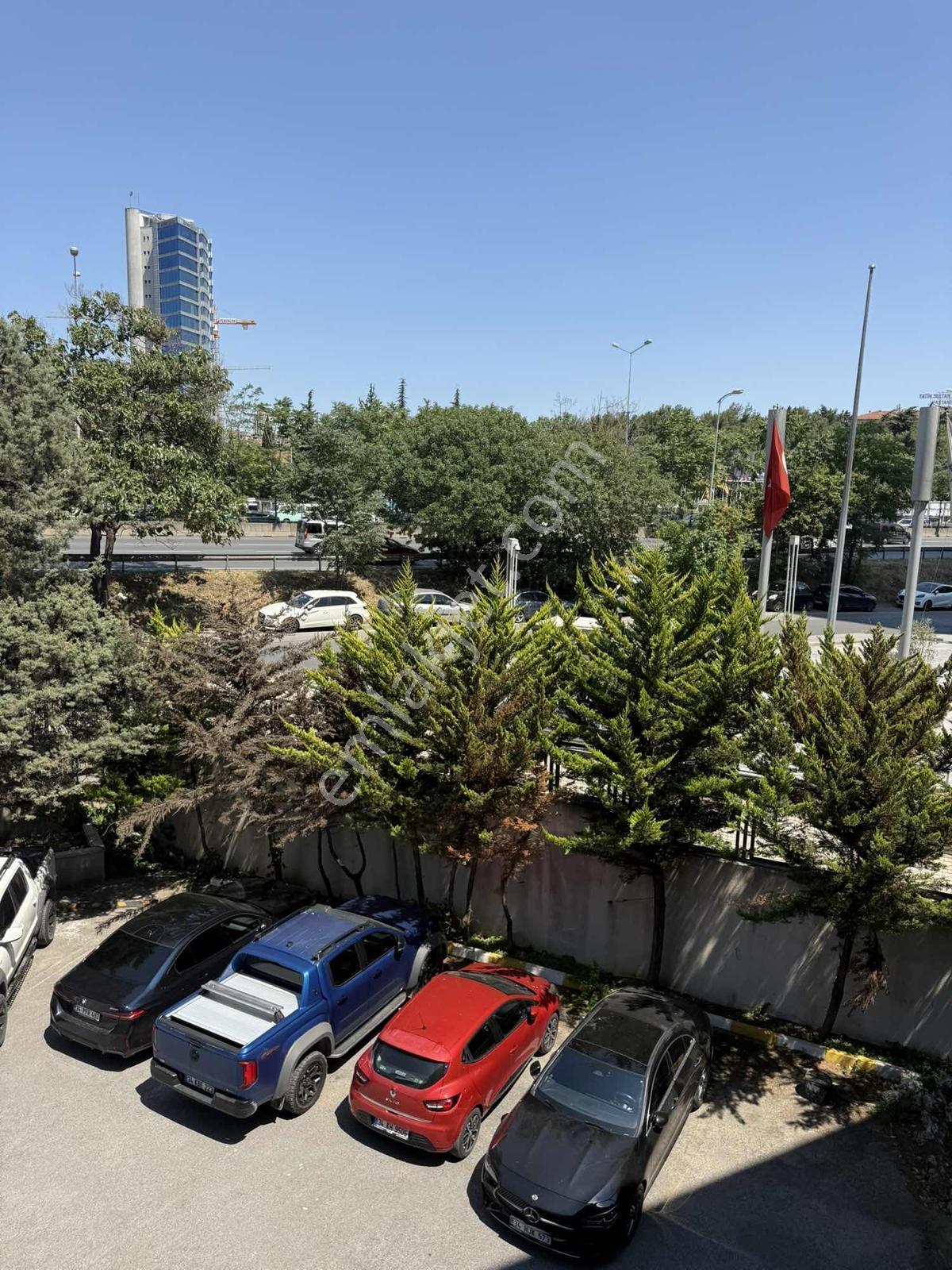 Kozyatağı Plazalar Bölgesinde Plaza Katı - Görsel 22