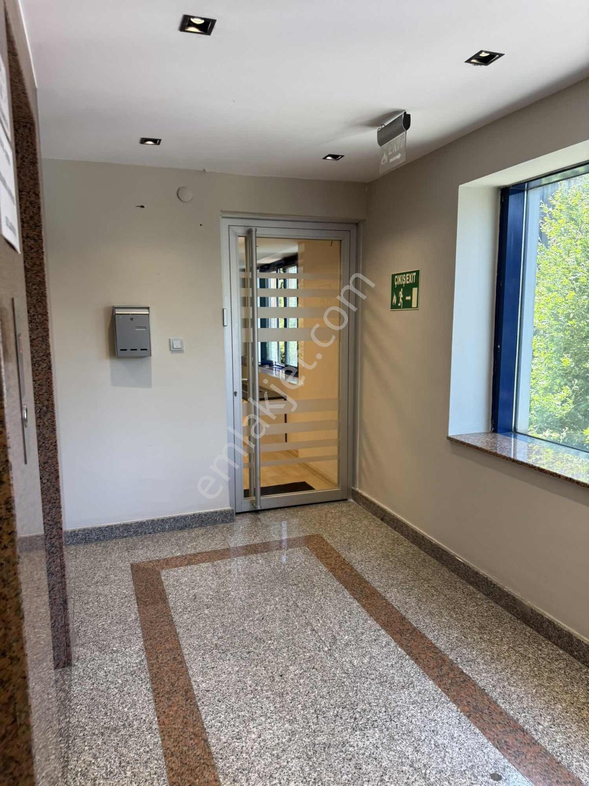 Kozyatağı Plazalar Bölgesinde Plaza Katı - Görsel 19