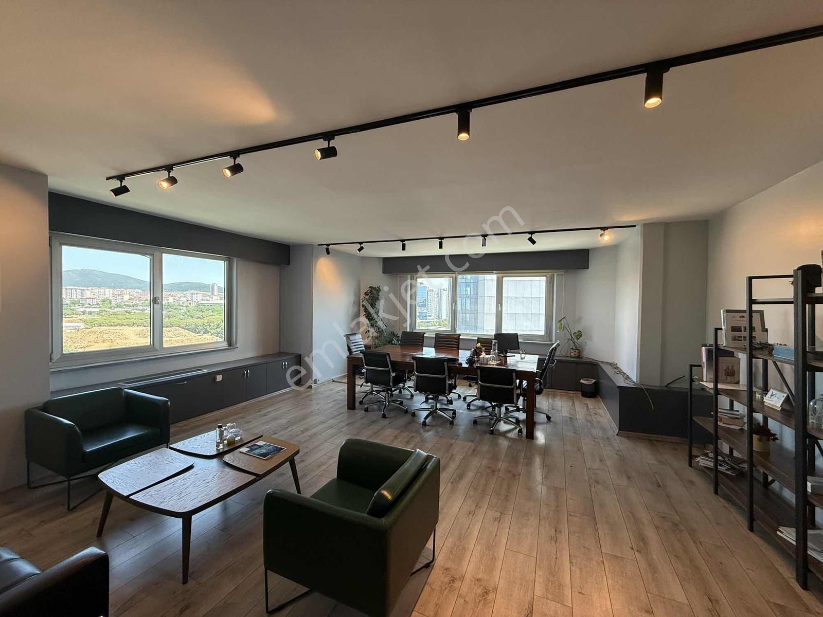 Kozyatağı Plazalar Bölgesinde Ofis Katı - Görsel 25