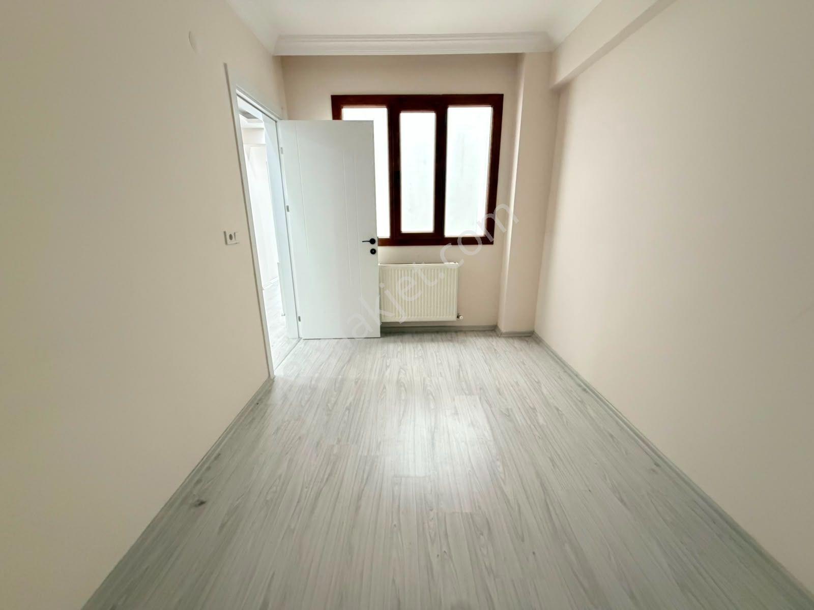 Zeki Emlak'tan Muradiye'de Okula Yakın Satılık 3+1 Otoparklı Daire - Görsel 15