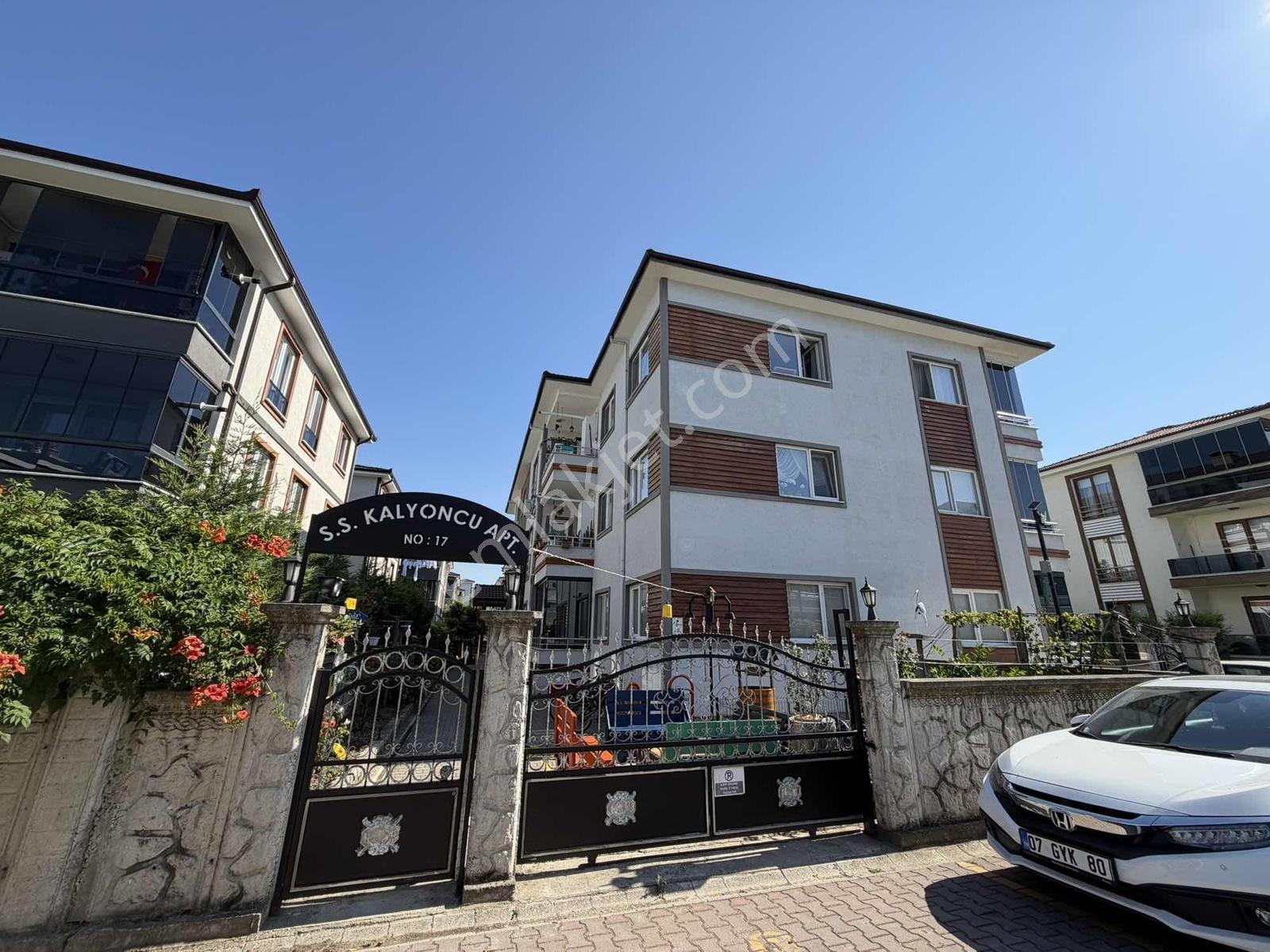 Ayşe Emlak'tan Cam Balkonlu Ebeveyn Banyolu Satılık Daire - Görsel 11