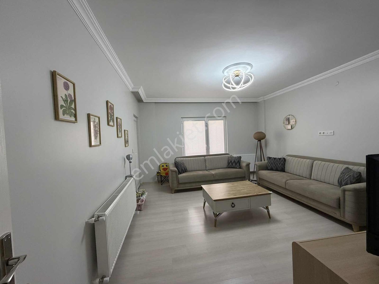 Ayşe Emlak'tan Cam Balkonlu Ebeveyn Banyolu Satılık Daire - Görsel 3