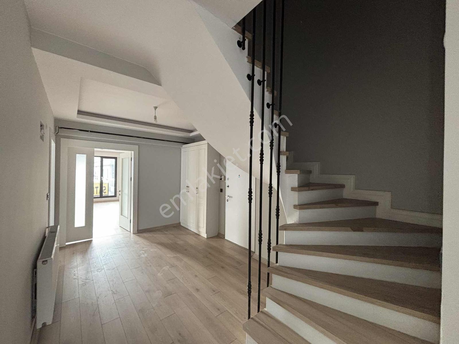 Karşıyaka'nın Prestijli Sitesi Çelebi 104'te Özel Lüks Dubleks - Görsel 7