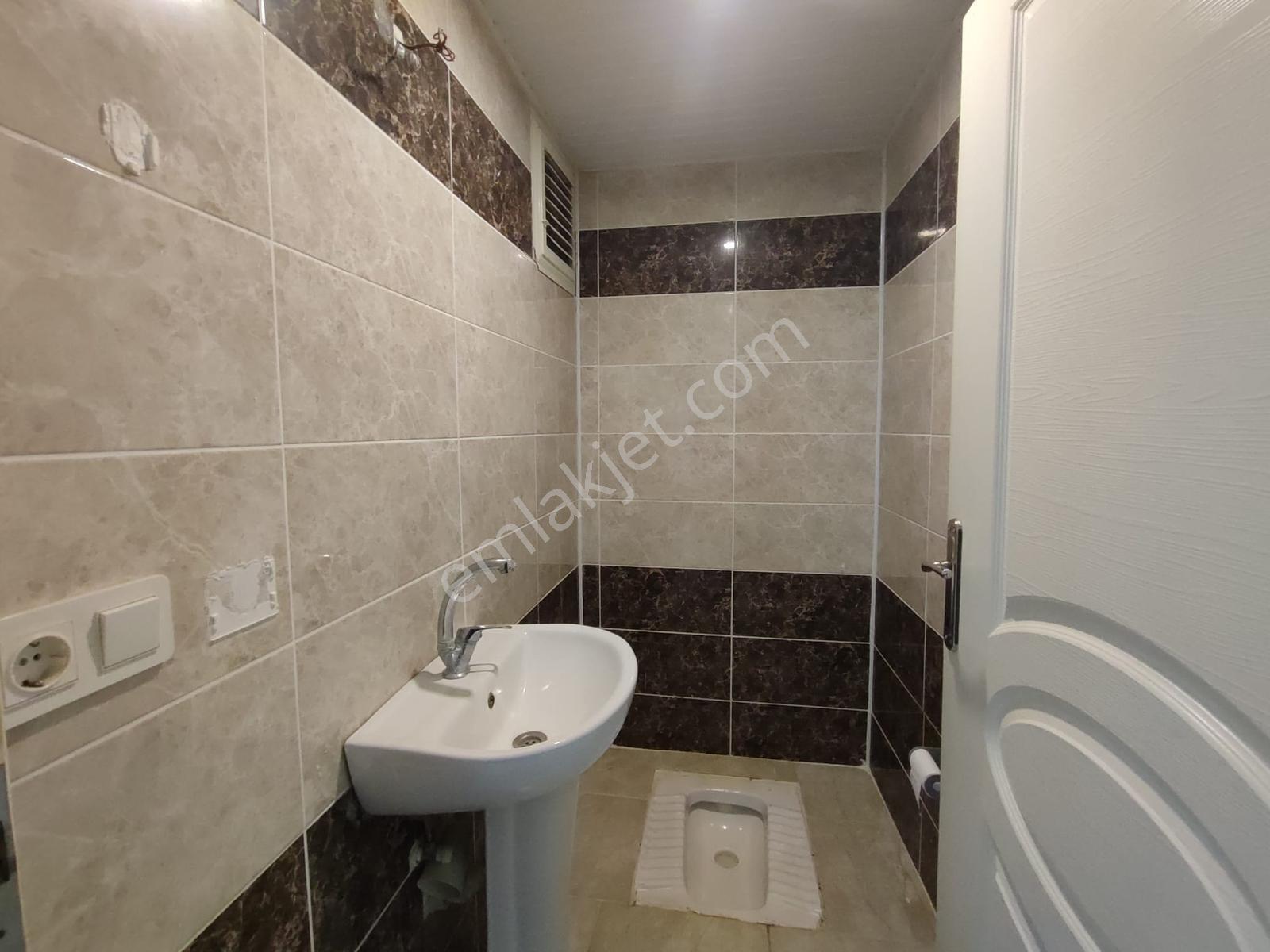 Site İçerisinde 3+1 Arakat Çift Cepheli Çift Balkonlu Kiralık - Görsel 24