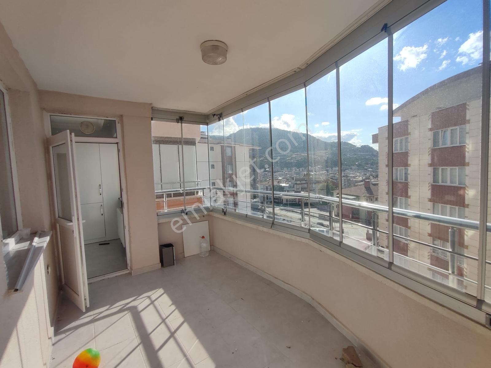 Site İçerisinde 3+1 Arakat Çift Cepheli Çift Balkonlu Kiralık - Görsel 12