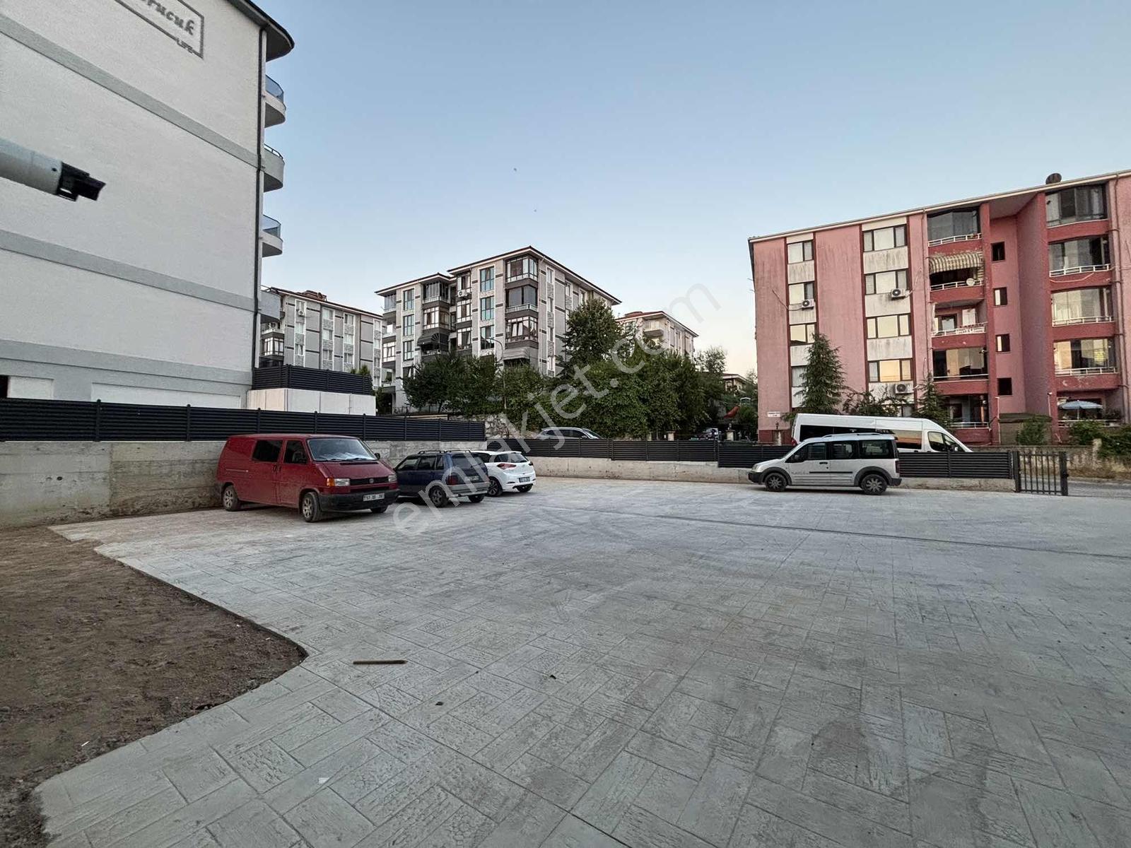 Camilide Lüks Tasarım Sıfır Oturuma Hazır 2+1 Satılık Daire - Görsel 2