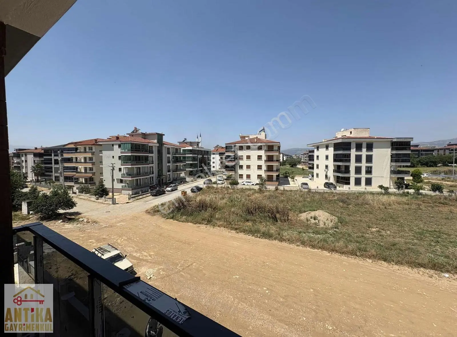 Antika'dan Ödemişin Gözde Semti Zafer Mahallesinde Satılık Daire - Görsel 3