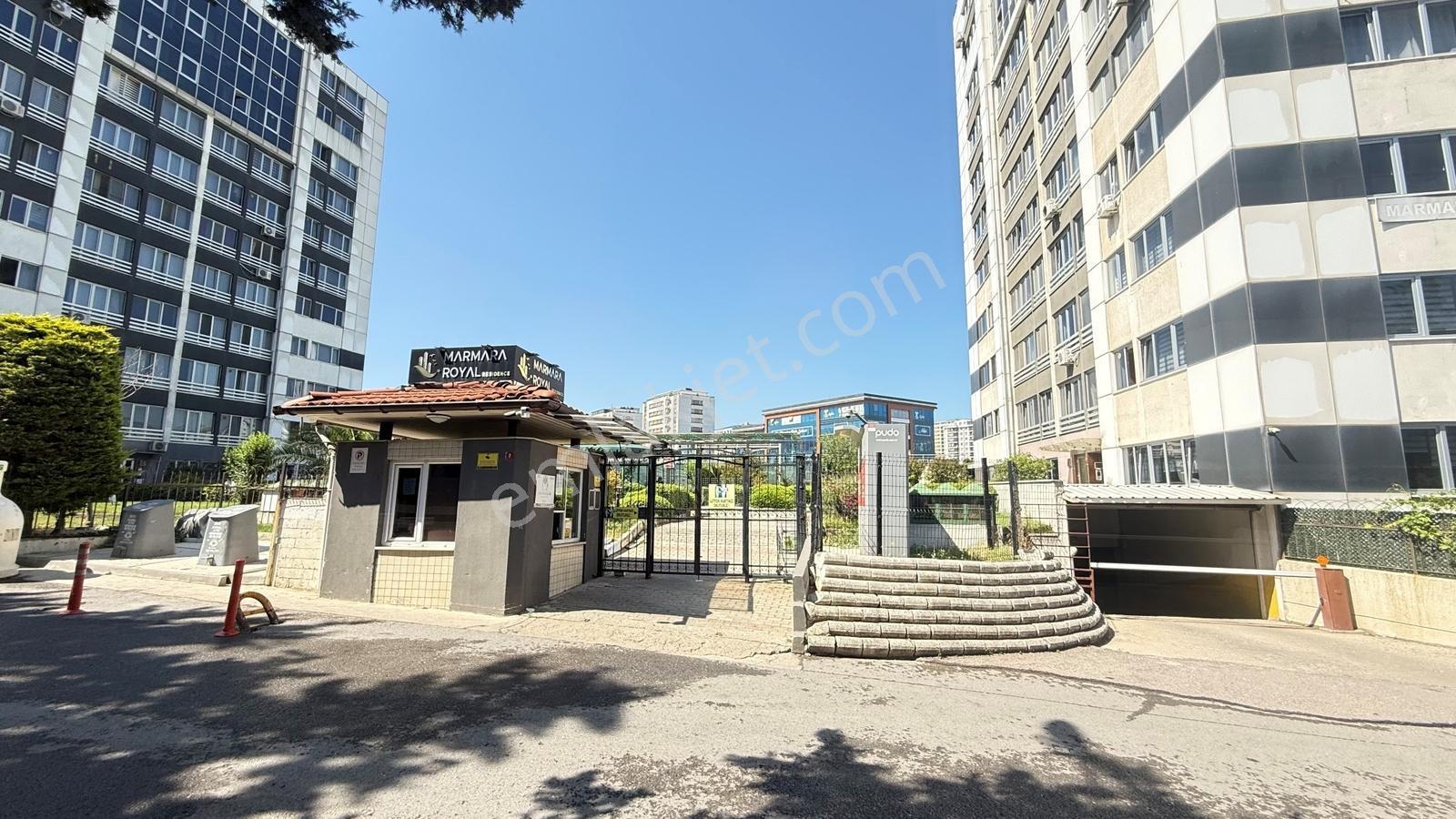 Marmara Royal Sıtesı'nde Eşyalı Önü Açık Genış 1+1 Kıralık Daire