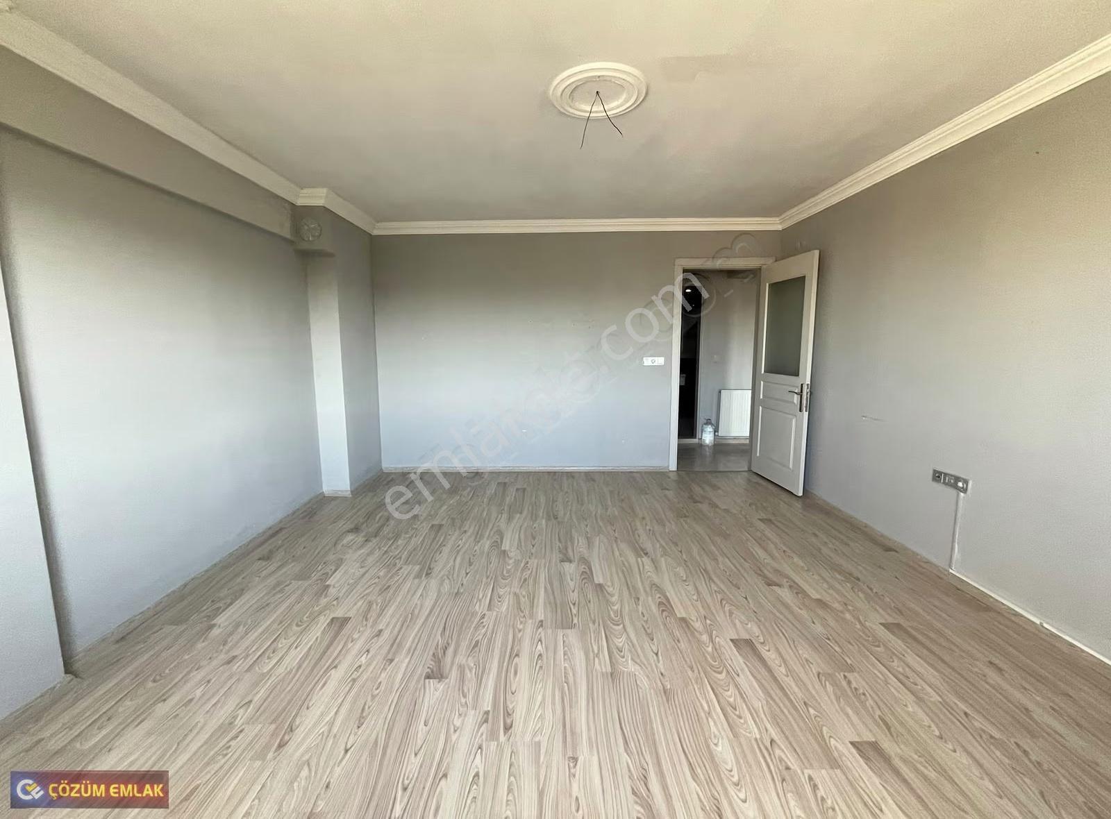 Çözüm Emlak'tan 23 Nisan Parkı Civarı 2+1 Kapalı Mutfak Kiralık - Görsel 6
