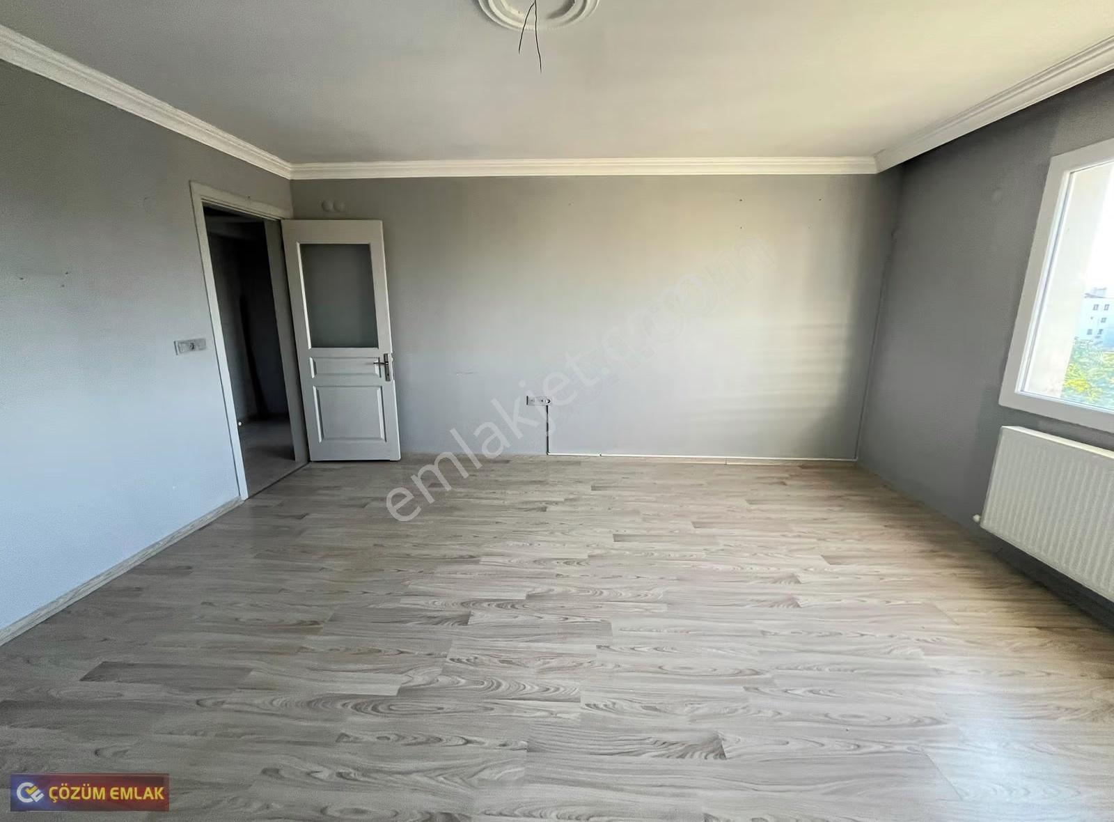 Çözüm Emlak'tan 23 Nisan Parkı Civarı 2+1 Kapalı Mutfak Kiralık - Görsel 4