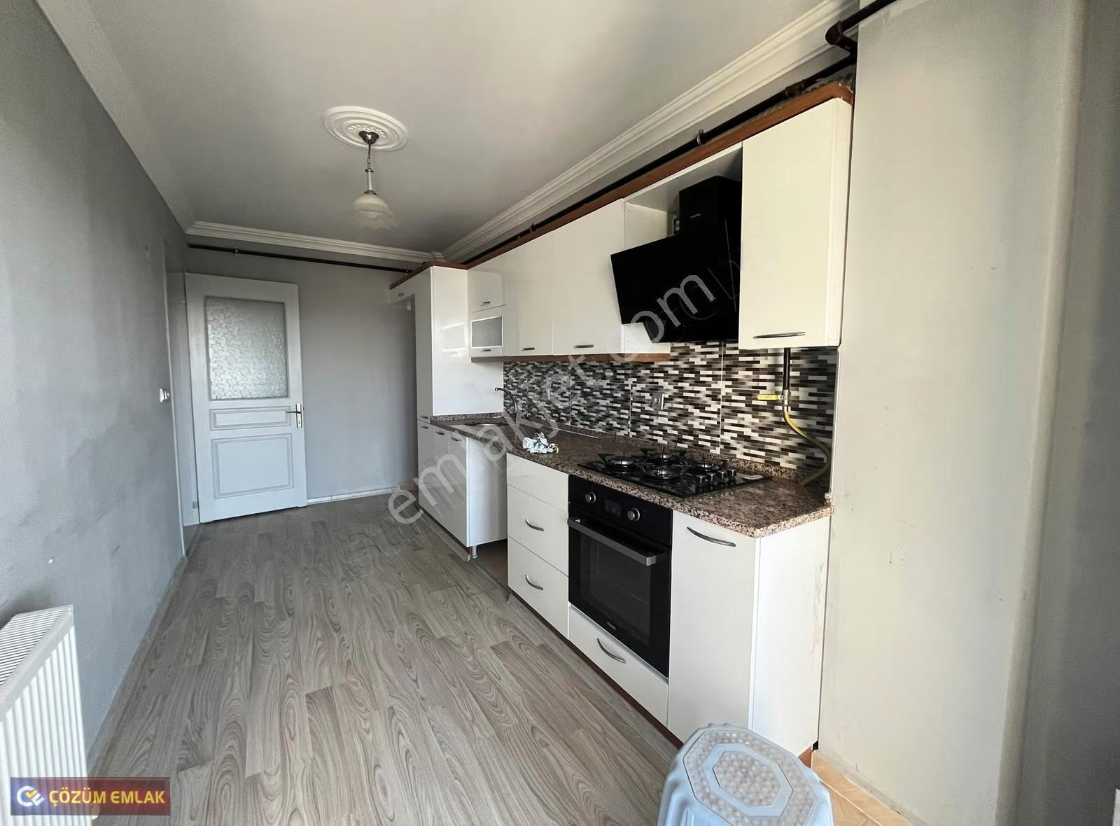 Çözüm Emlak'tan 23 Nisan Parkı Civarı 2+1 Kapalı Mutfak Kiralık - Görsel 12