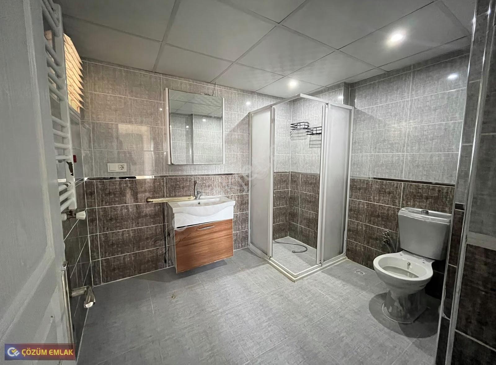 Çözüm Emlak'tan 23 Nisan Parkı Civarı 2+1 Kapalı Mutfak Kiralık - Görsel 19