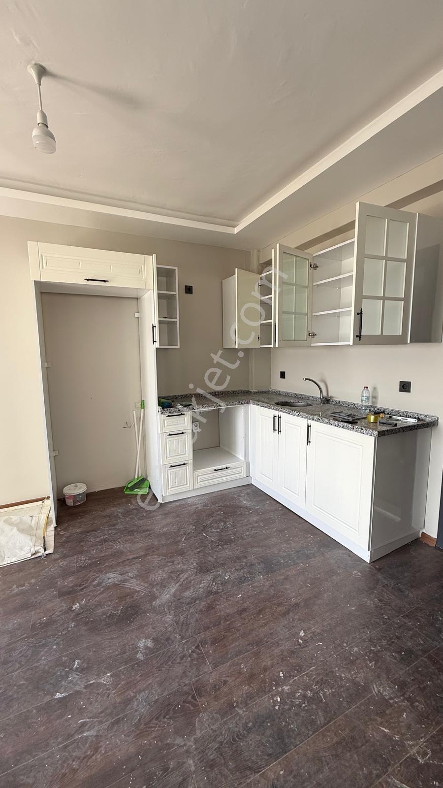 Adana Sarıçam'da İskanlı, Krediye Uygun 1+1 Satılık Daire