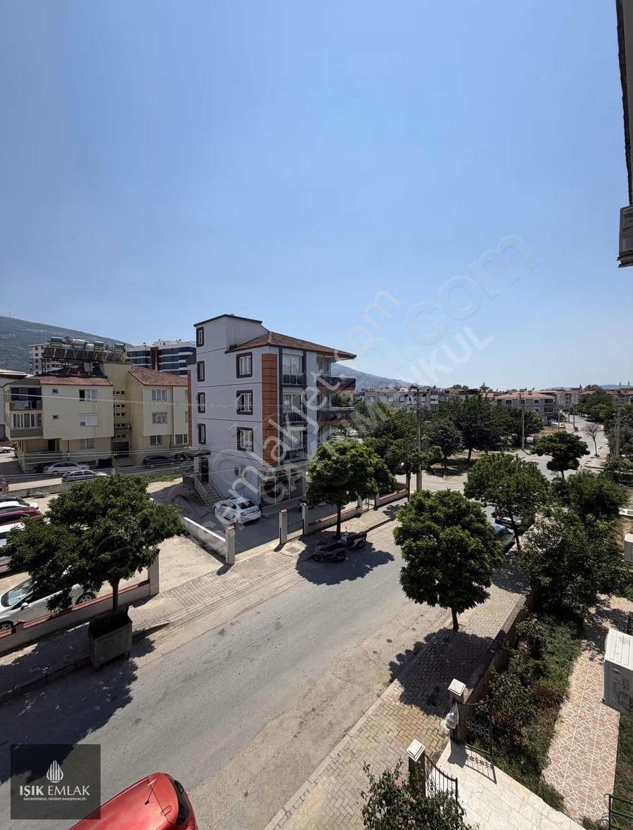 Işık Gayrimenkul'den Kiralık Hürriyet Mh. Büyük 3+1 Daire