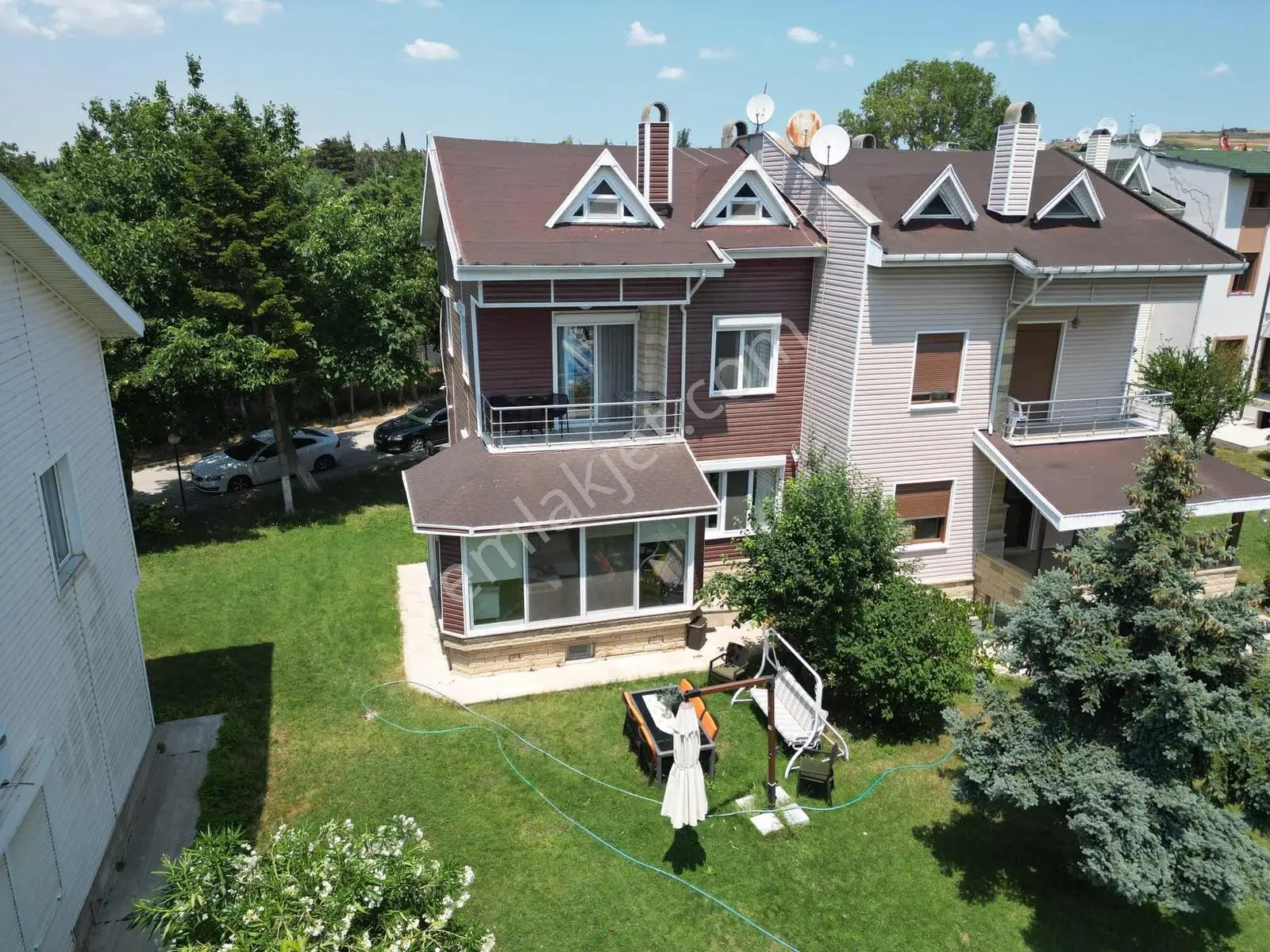 Büyükçekmece Havuzlu Sitede Satılık 4+2 Bahçeli Tripleks Villa - Görsel 5