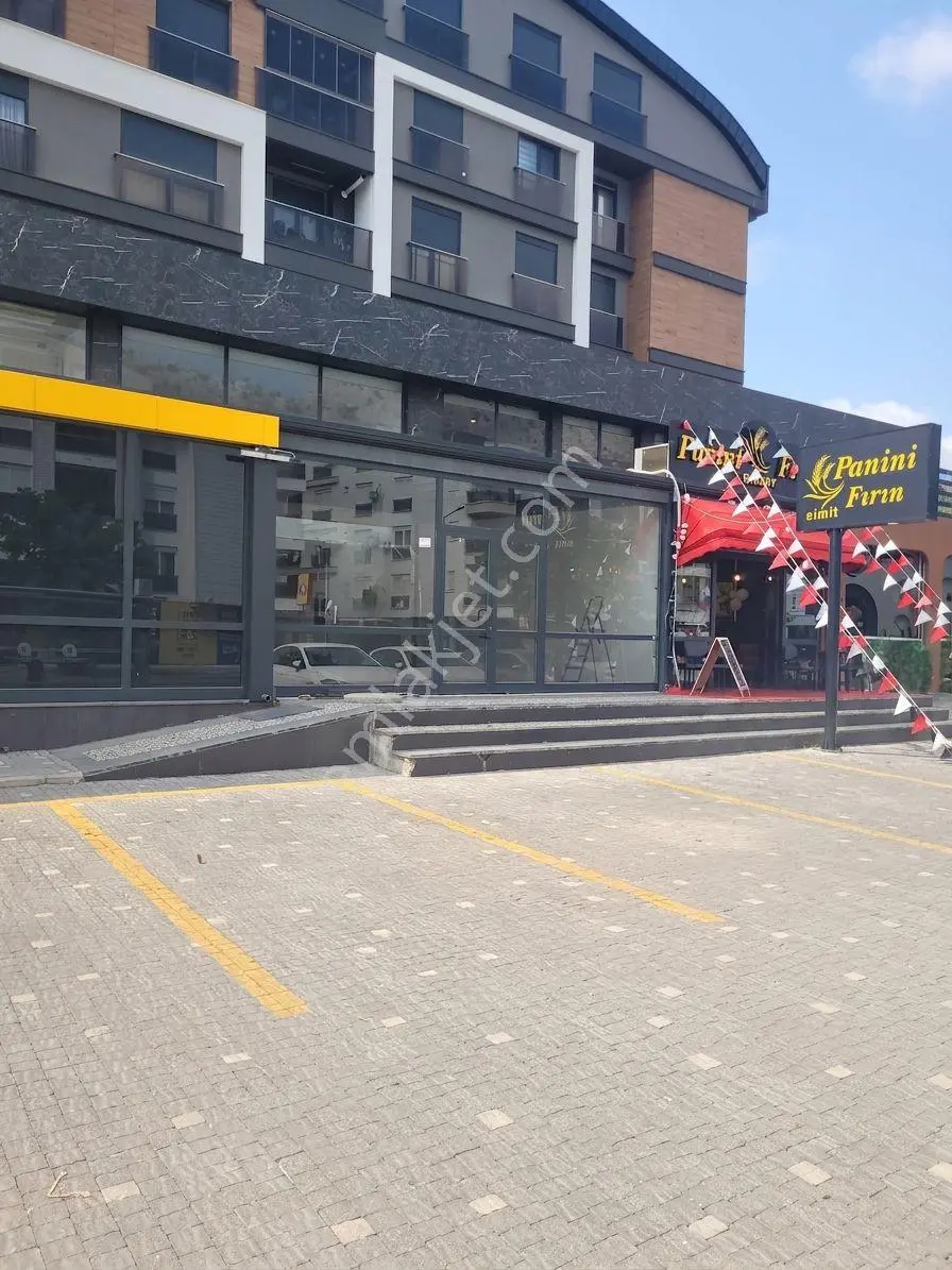 Konyaaltı Hurma Mahallesi'nde Tabela Değeri Yüksek 300m² Kiralık Dükkan