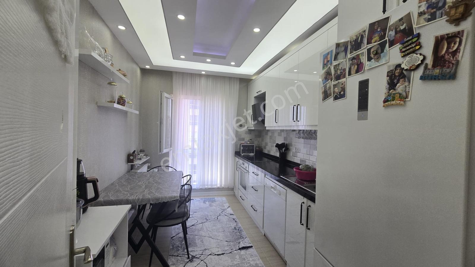 E-5 Metrobüse Yakın Mesafede 2+1 Full Yapılı Satılık Daire - Görsel 31