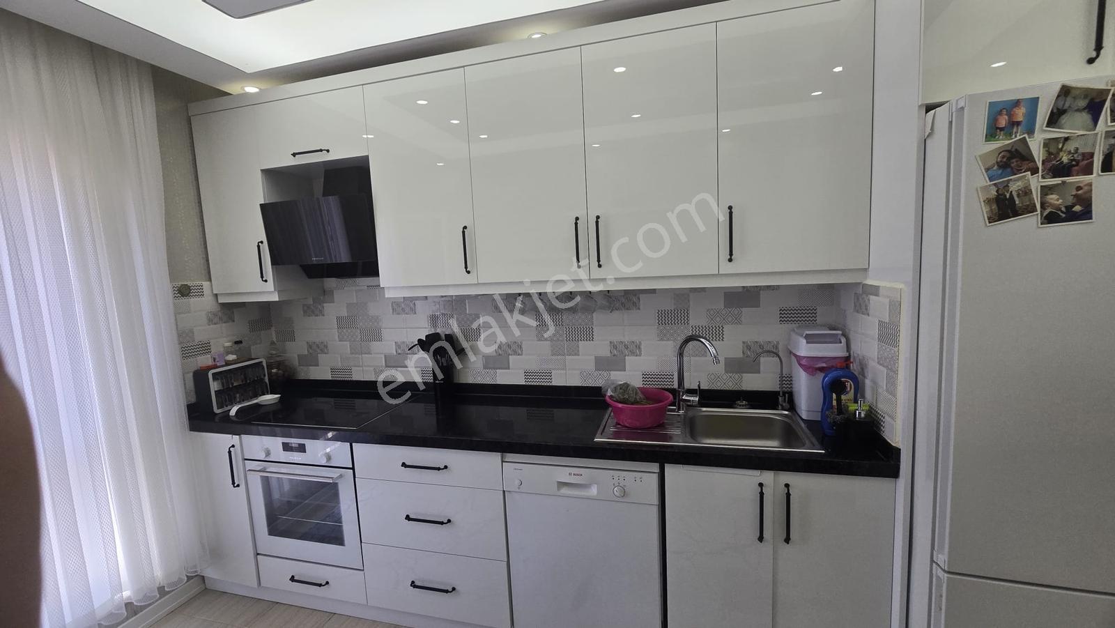E-5 Metrobüse Yakın Mesafede 2+1 Full Yapılı Satılık Daire - Görsel 28