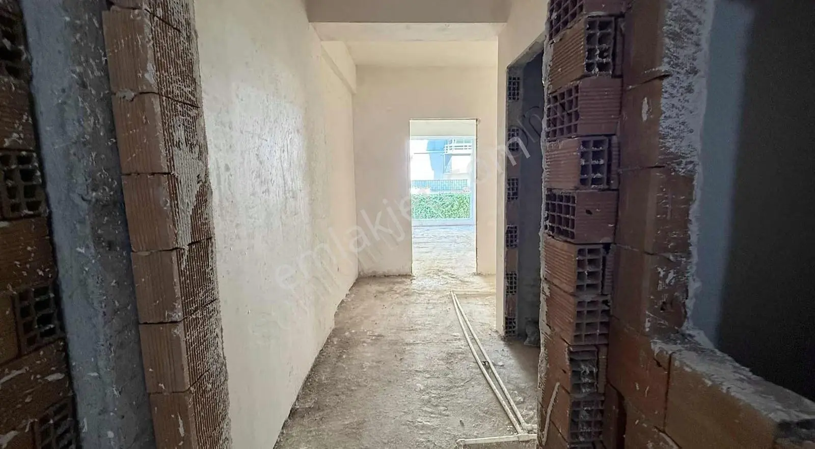 Öz-emmaxtan Şehrin Tam Ortasında Satılık 1+1 Daire