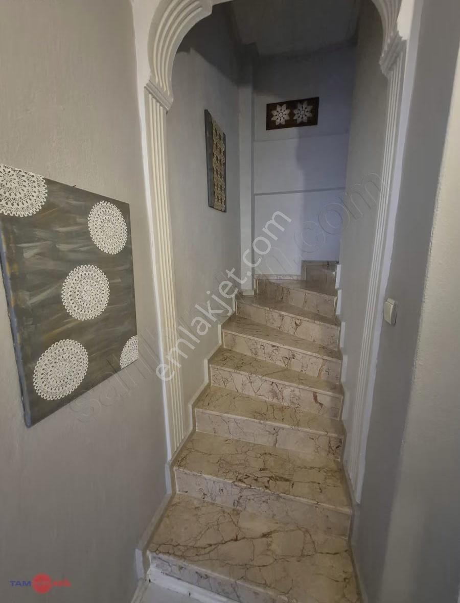 Çandarlı Merkezde Geniş Bahçe Kullanım Alanlı Dubleks Daire - Görsel 29