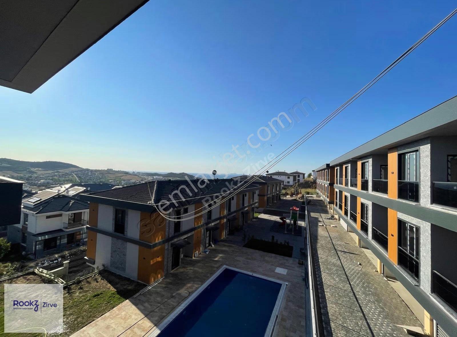 Yalova Kadıköy'de Deniz Ve Havuz Manzaralı Kiralık 1+1 Daire