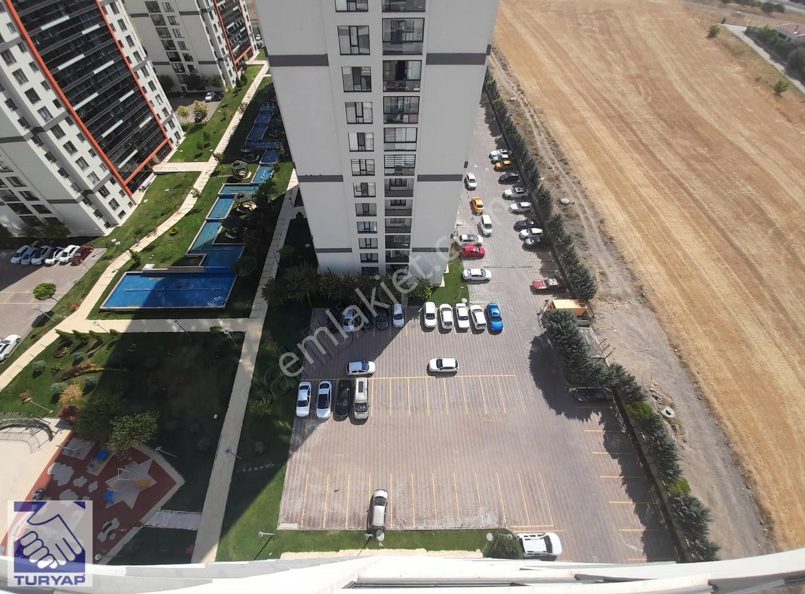 Relax Plus'ta Eşyalı Kiralık Büyük Tip Balkonlu 1+1 Daire - Görsel 32